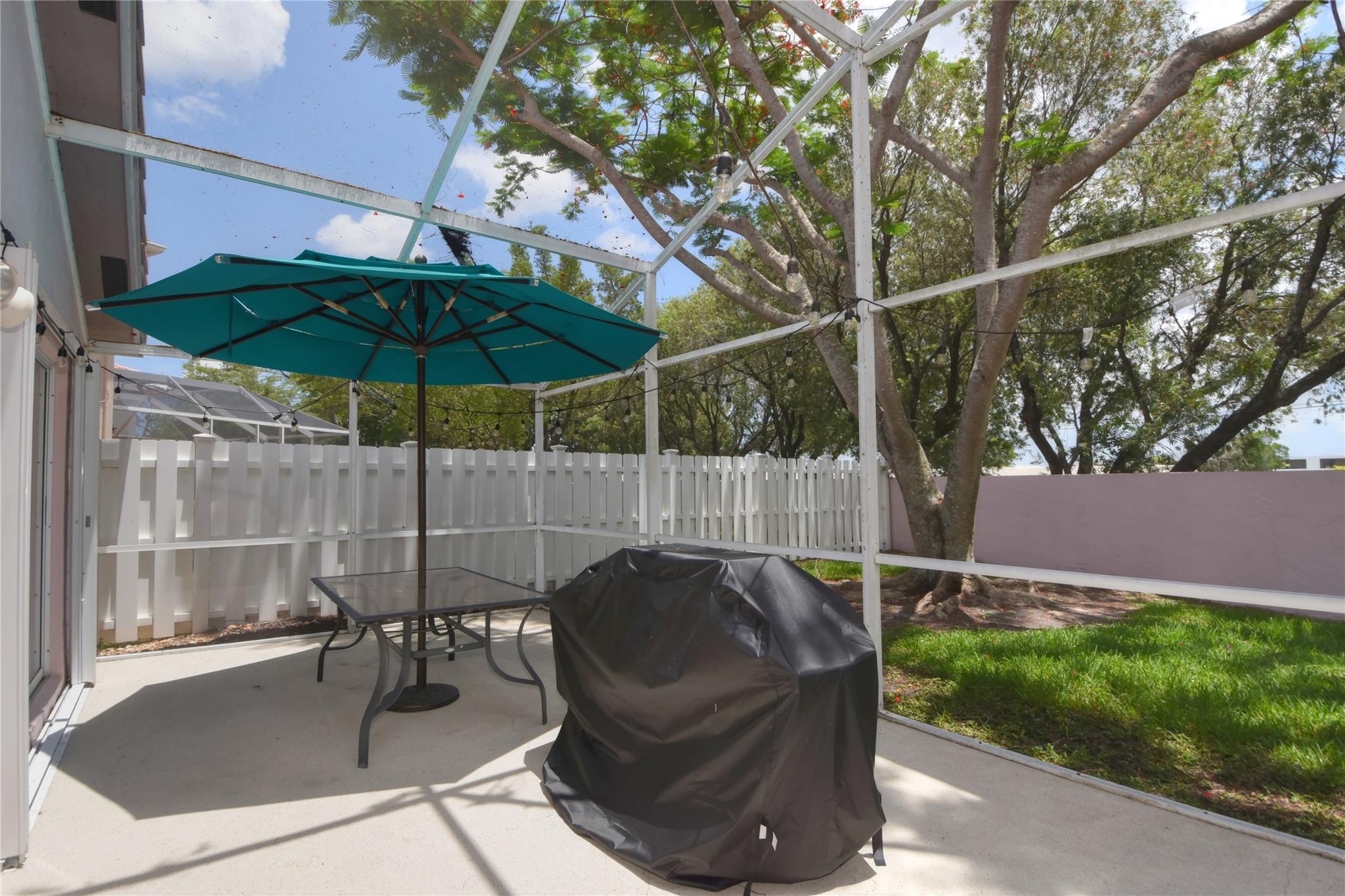 Photo for 98 Gables Boulevard, Weston, FL 33326 - Listing #FX-10506101 98 Gables Boulevard, Weston, FL 33326