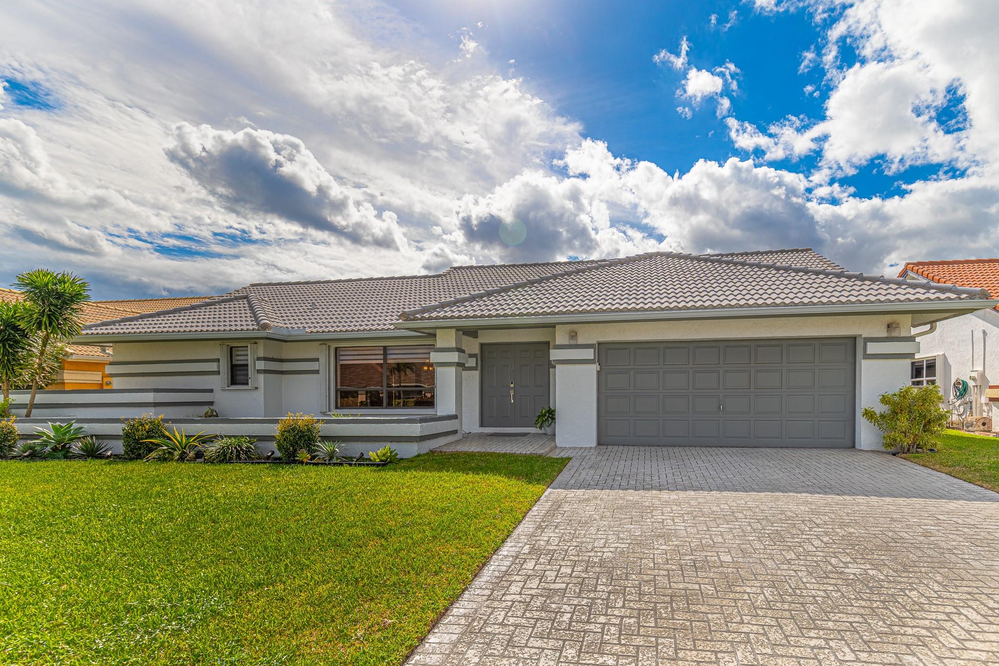 Photo for 6071 Sunberry Circle, Boynton Beach, FL 33437 - listing #FX-10535624 6071 Sunberry Circle, Boynton Beach, FL 33437