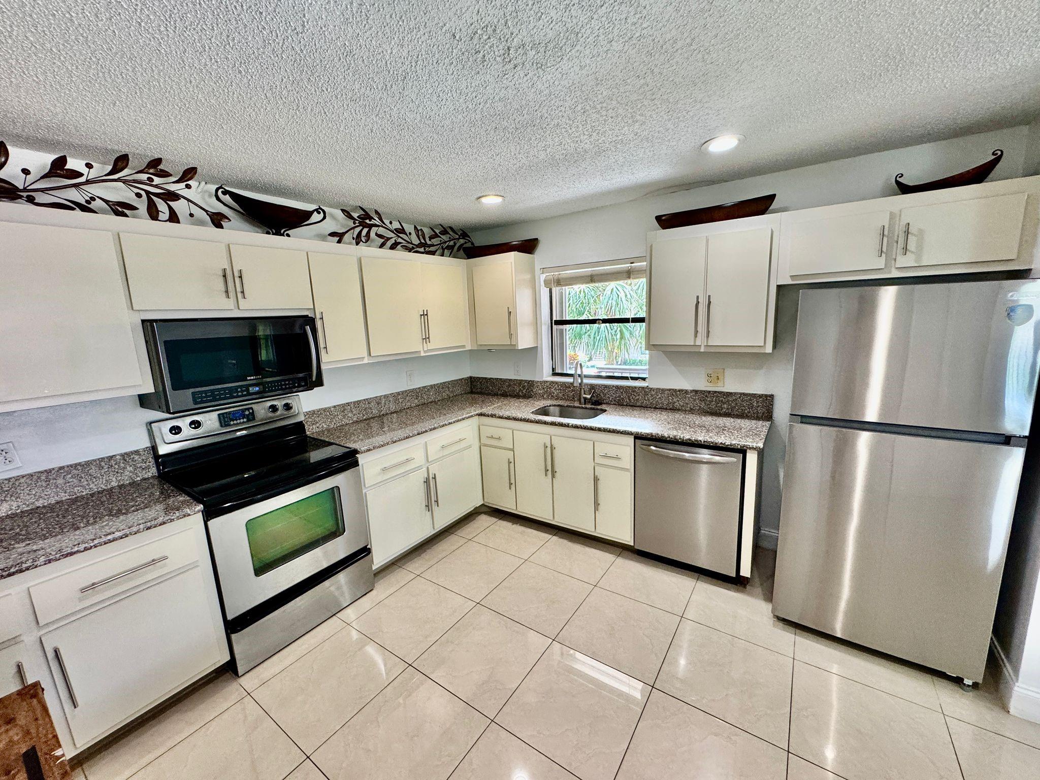 9657 N Riverside Drive 5H, Coral Springs, FL 33071