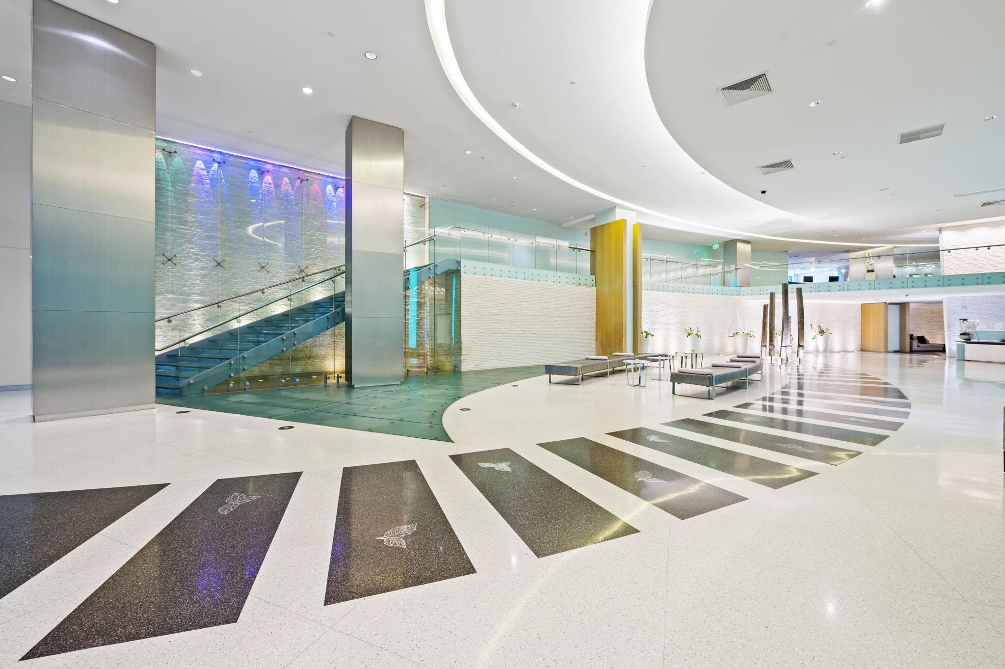 SIGNATURE MINT AROMA AND SOOTHING LOBBY WATER FEATURE