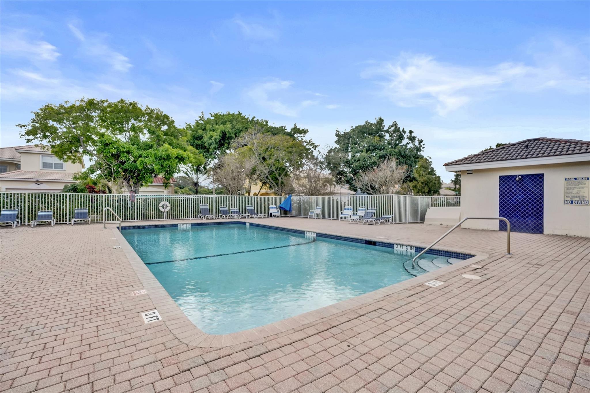 9814 NW 1st Mnr, Coral Springs, FL 33071