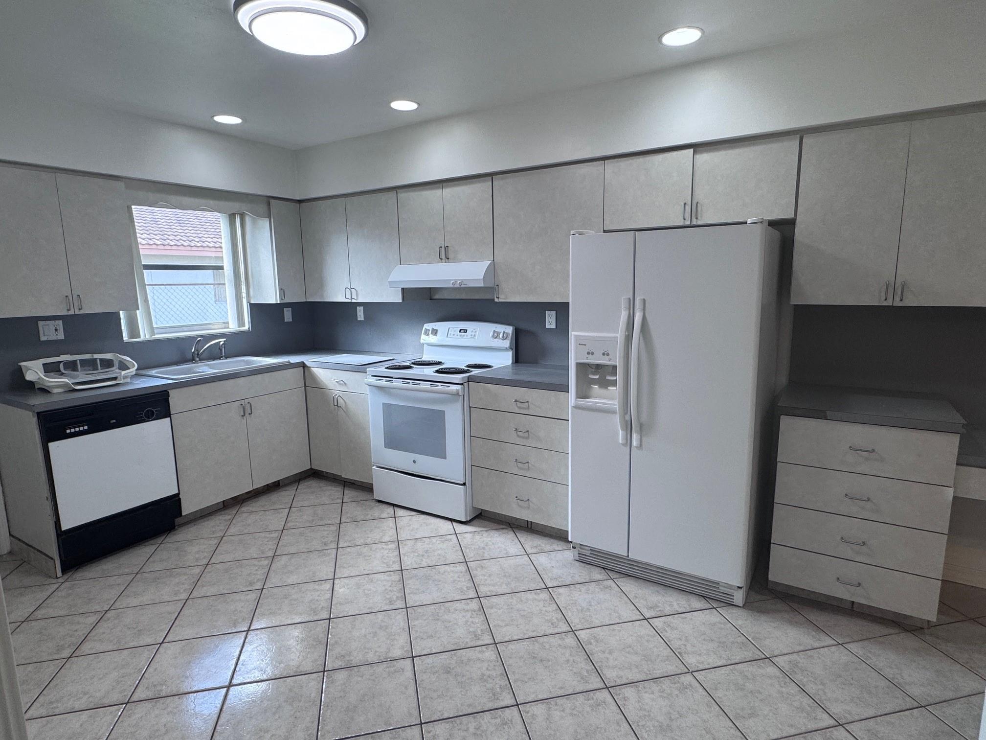 8600 NW 35th Street 3, Coral Springs, FL 33065