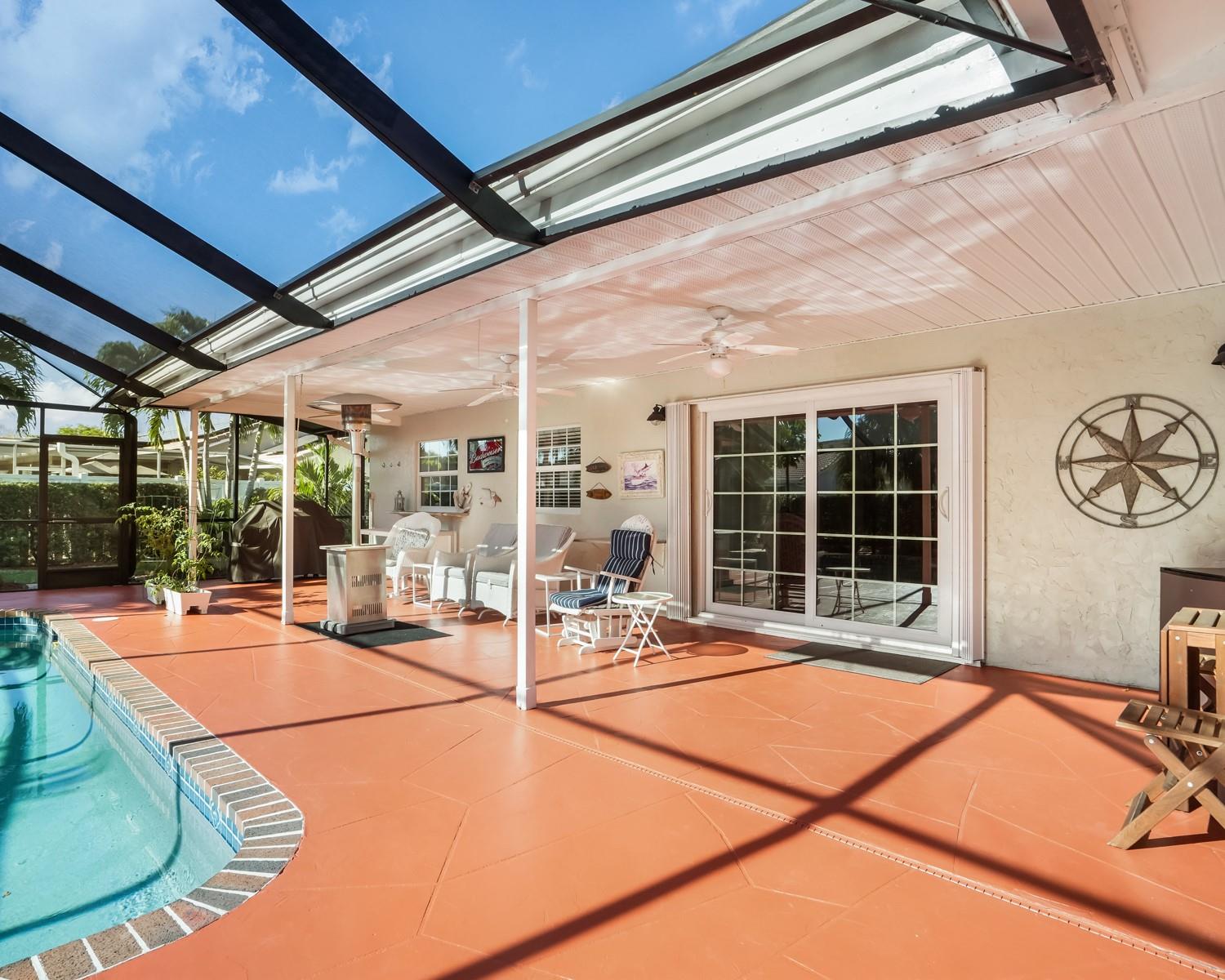 906 NW 83rd Drive, Coral Springs, FL 33071