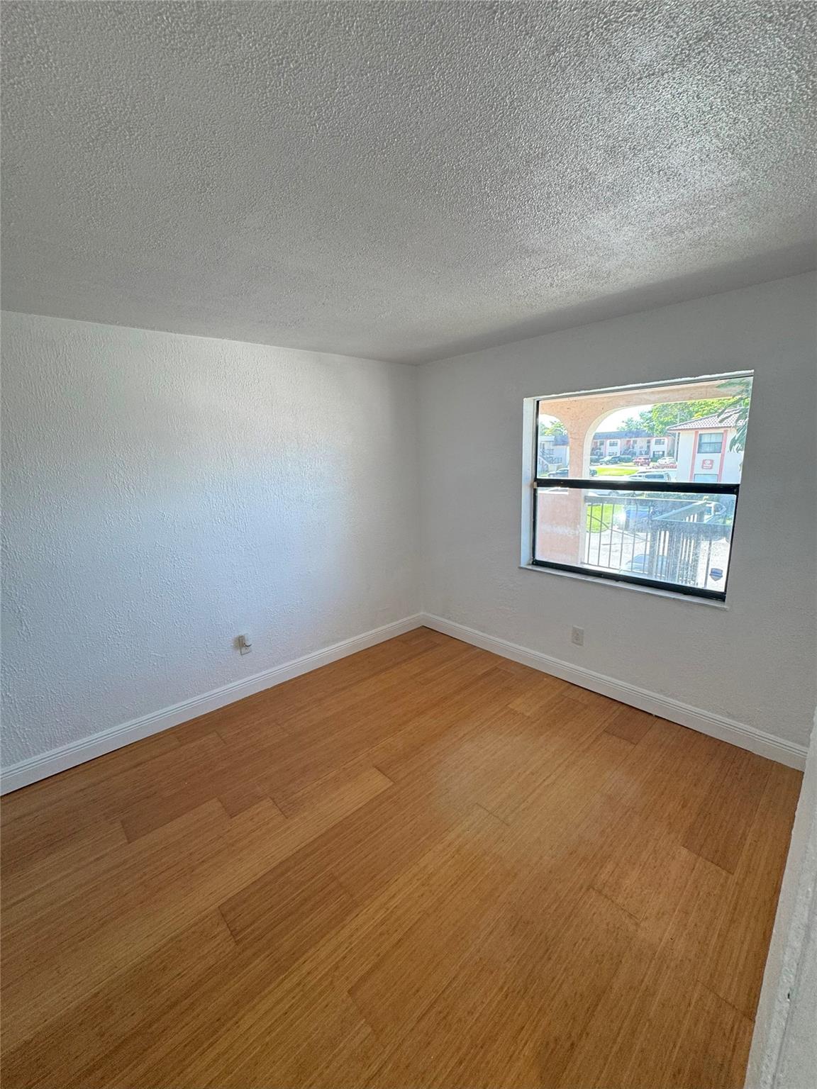 851 NE 209th Terrace 202, Miami, FL 33179