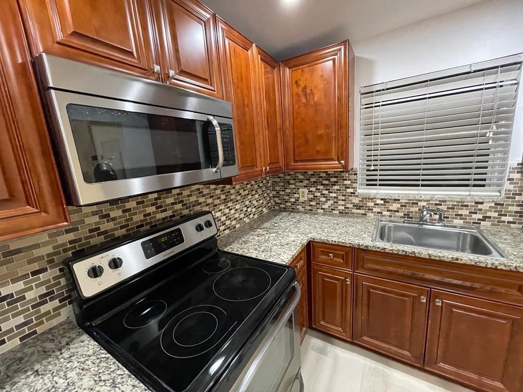 11660 NW 45 Street 1, Coral Springs, FL 33065