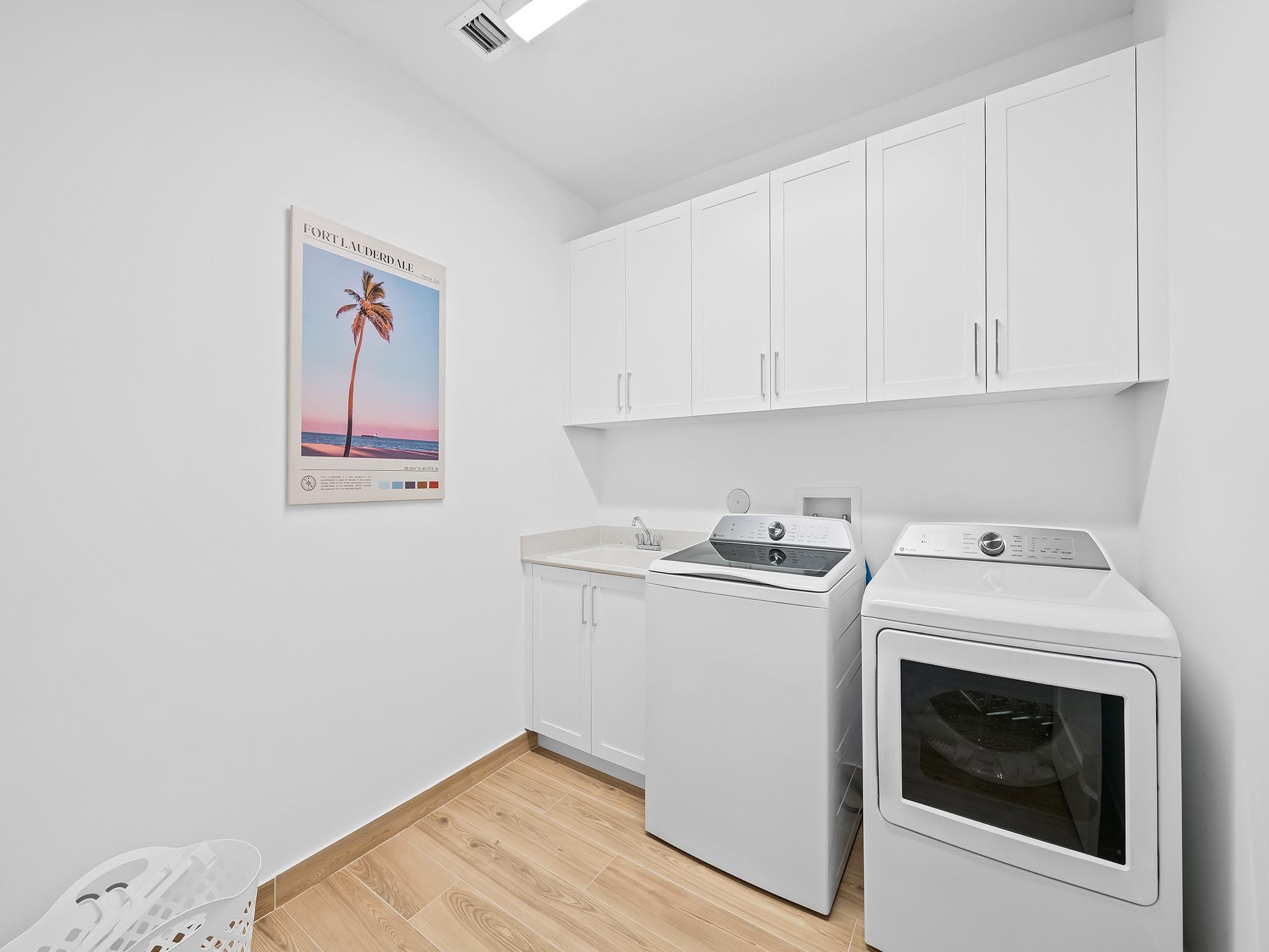 Photo for 1429 SW 23rd Court, Fort Lauderdale, FL 33315 - Listing #FX-10501339 1429 SW 23rd Court, Fort Lauderdale, FL 33315