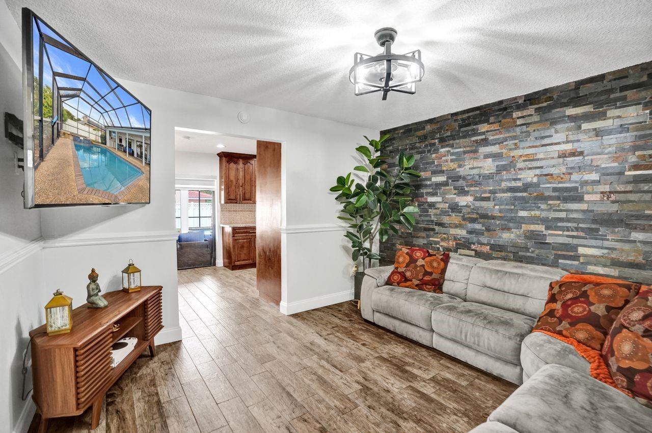 326 NW 101st Terrace, Coral Springs, FL 33071