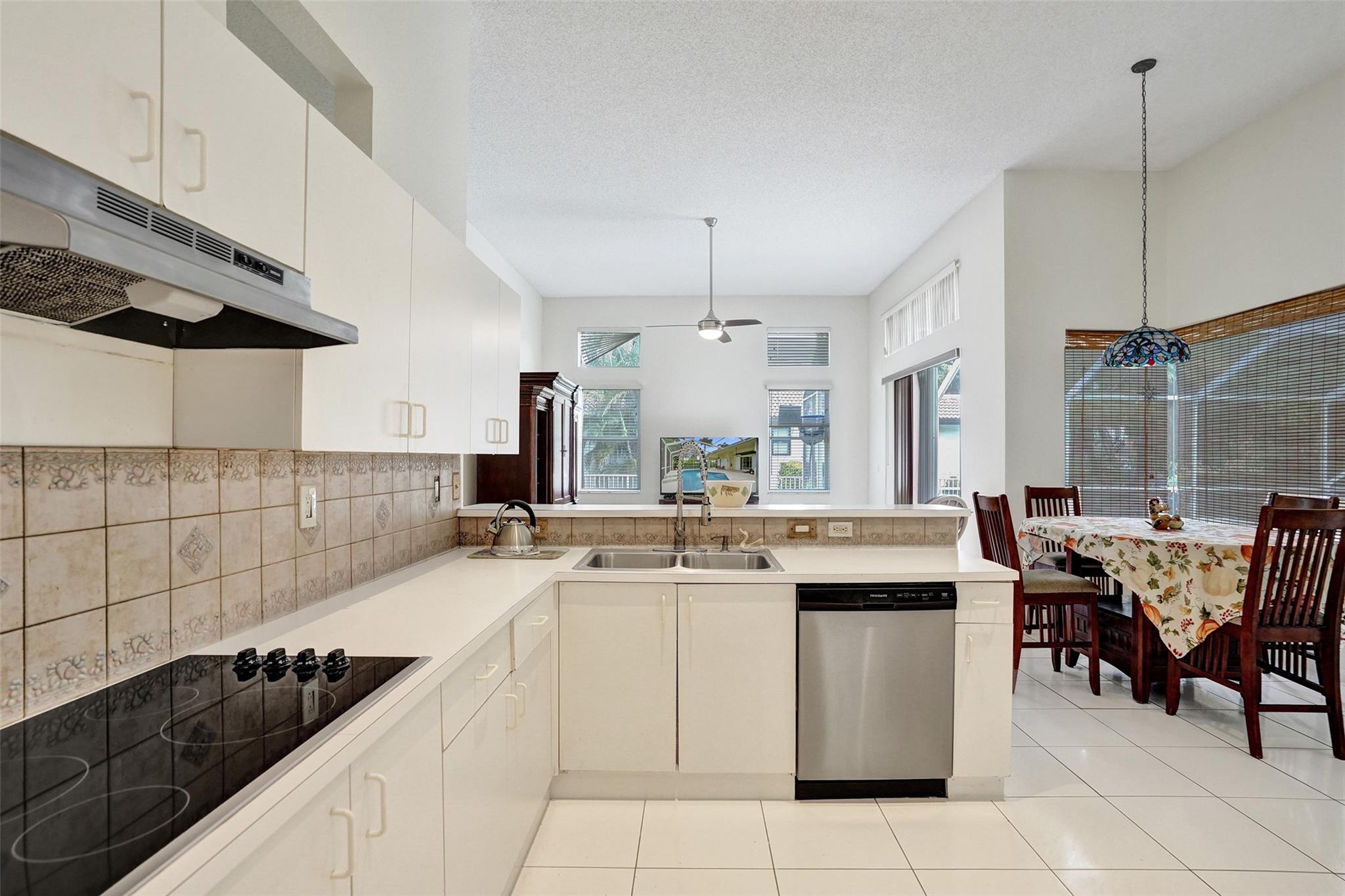 6411 NW 41st Street, Coral Springs, FL 33067