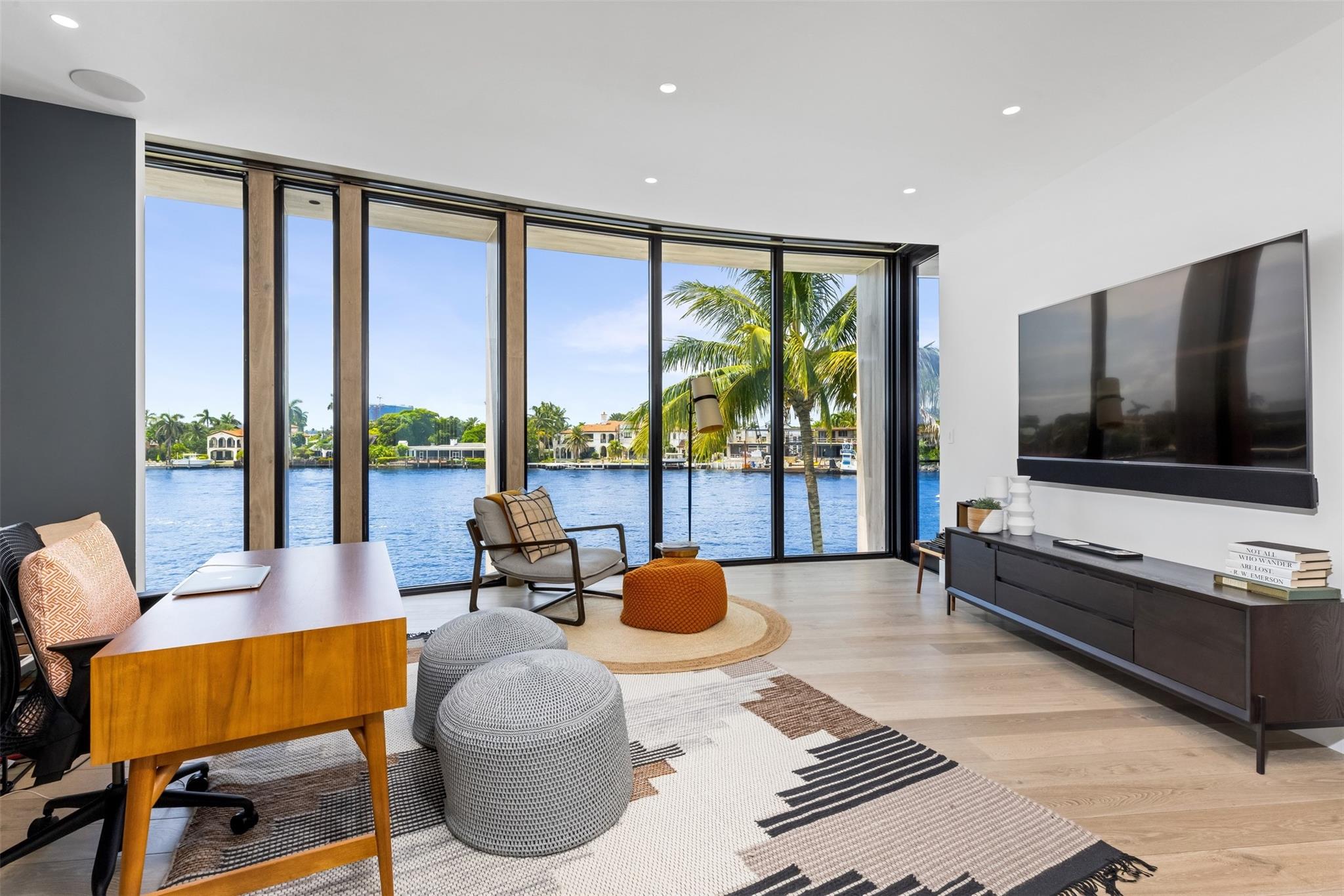 516 Mola Avenue, Fort Lauderdale, FL 33301