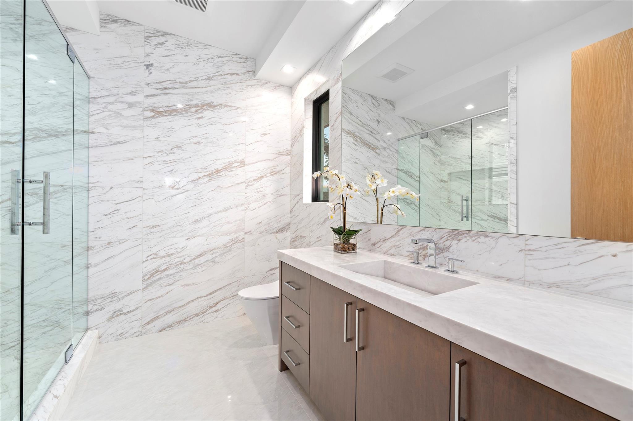 24 Fiesta Way, Fort Lauderdale, FL 33301