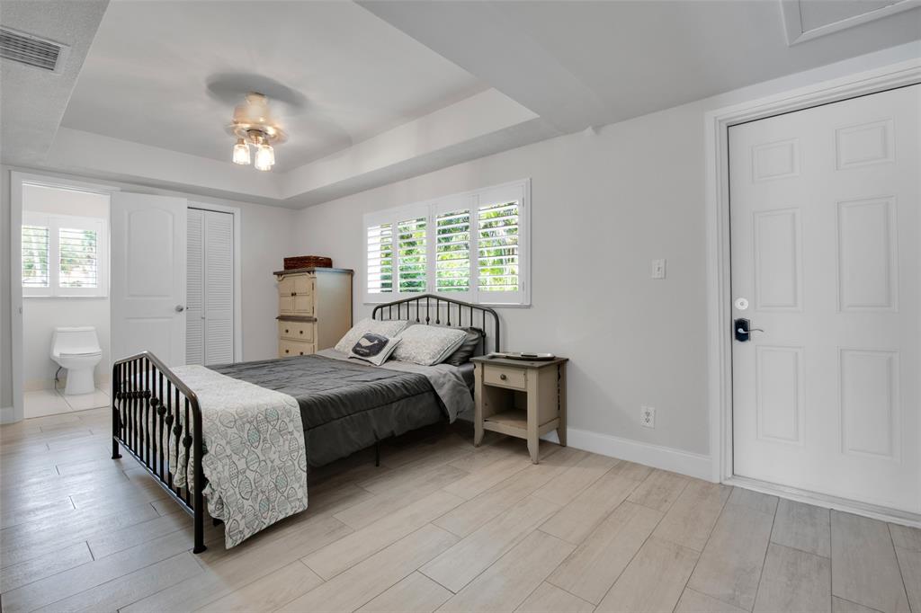 Photo for 5880 SW 19th Street, Plantation, FL 33317 - Listing #FX-10436185 5880 SW 19th Street, Plantation, FL 33317