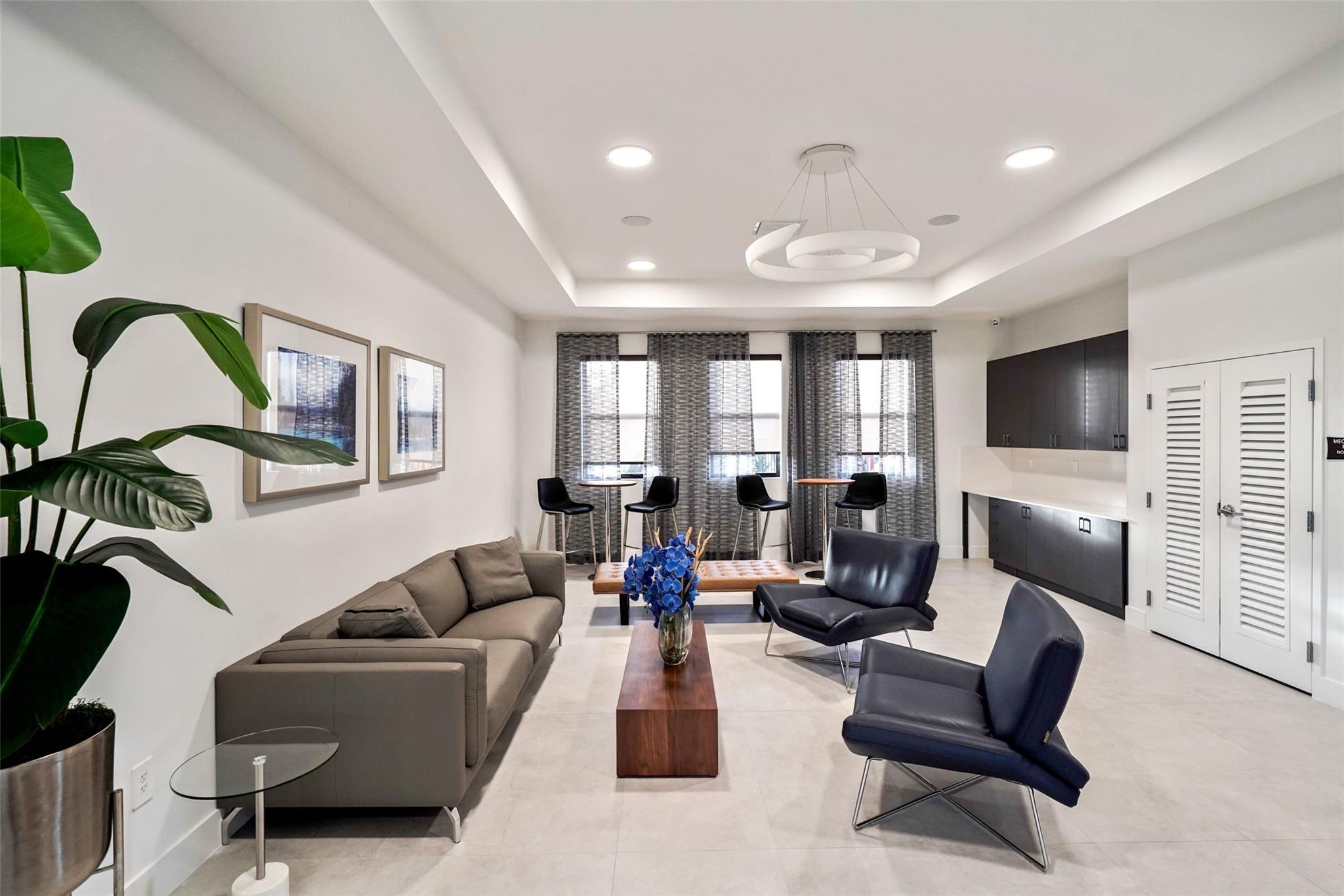 659 NW 204th Street, Miami, FL 33169