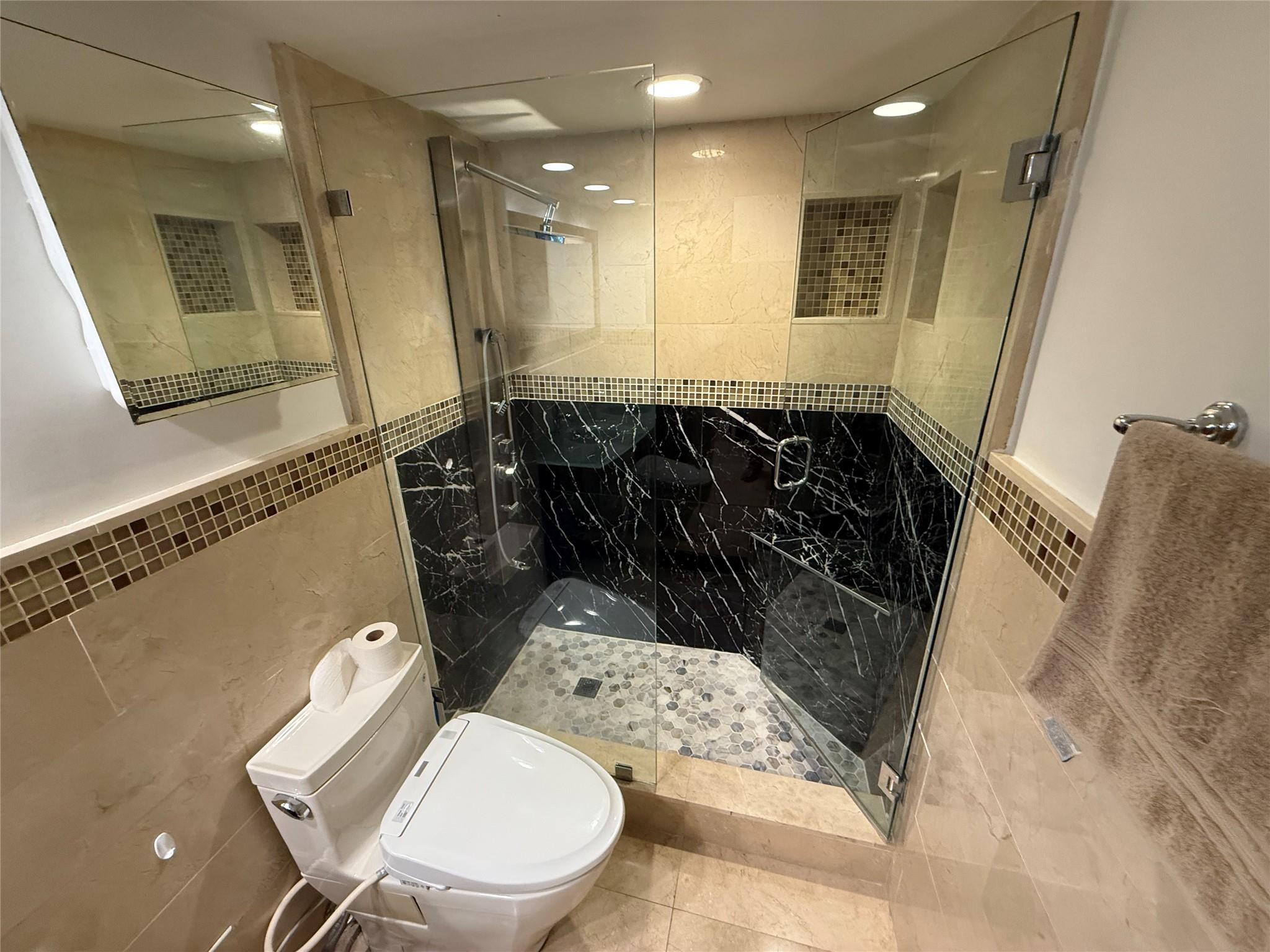 19428 NE 26th Avenue 103, Miami, FL 33180