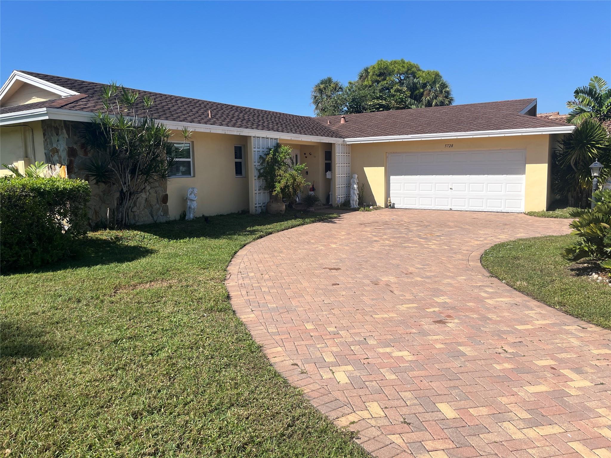 Photo for 5728 S Bayberry Lane, Tamarac, FL 33319 - listing #FX-10533885 5728 S Bayberry Lane, Tamarac, FL 33319