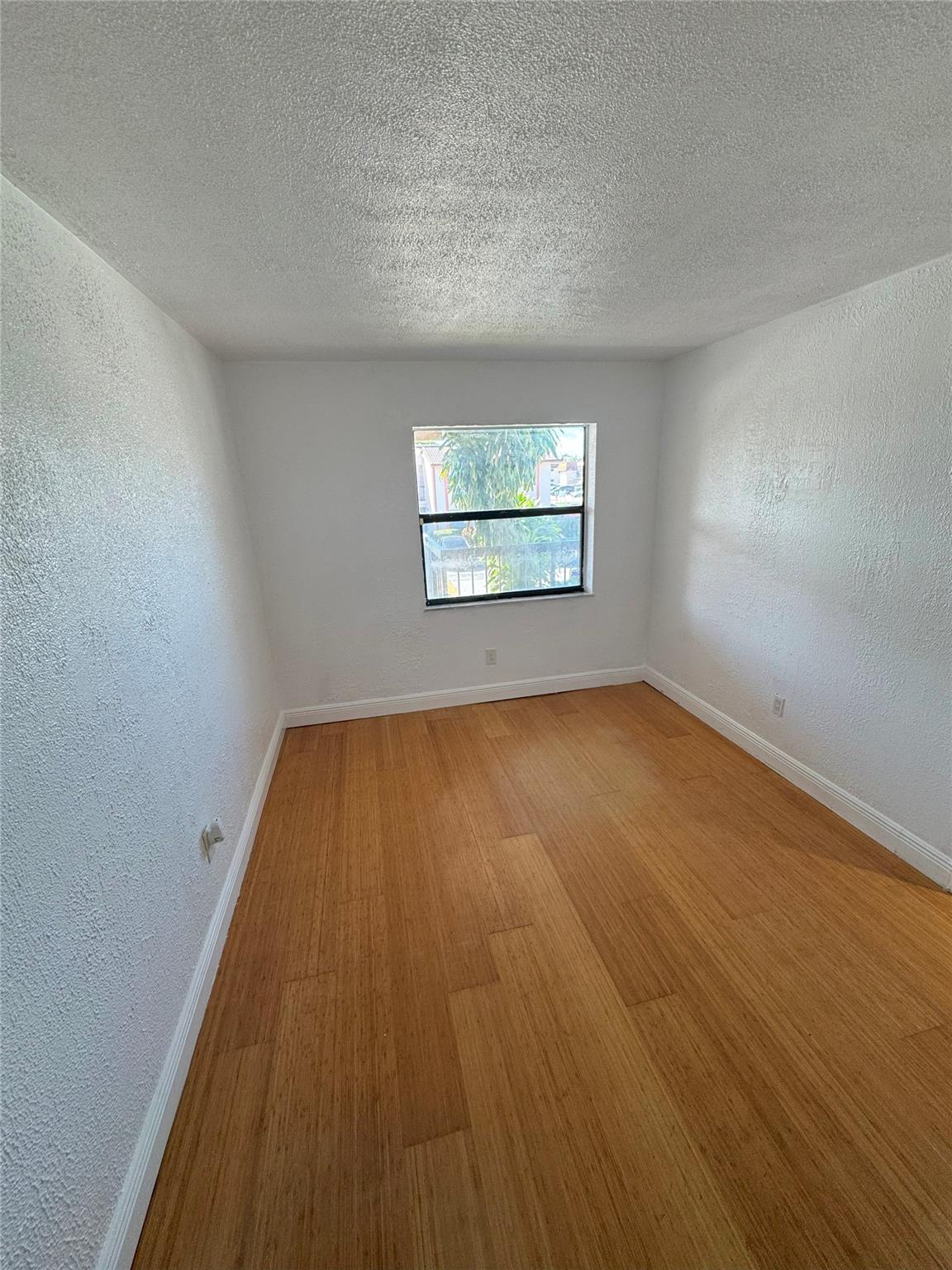 851 NE 209th Terrace 202, Miami, FL 33179