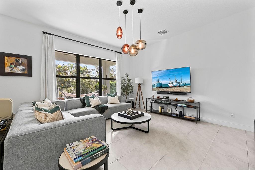 8560 NW 39 Court, Coral Springs, FL 33065