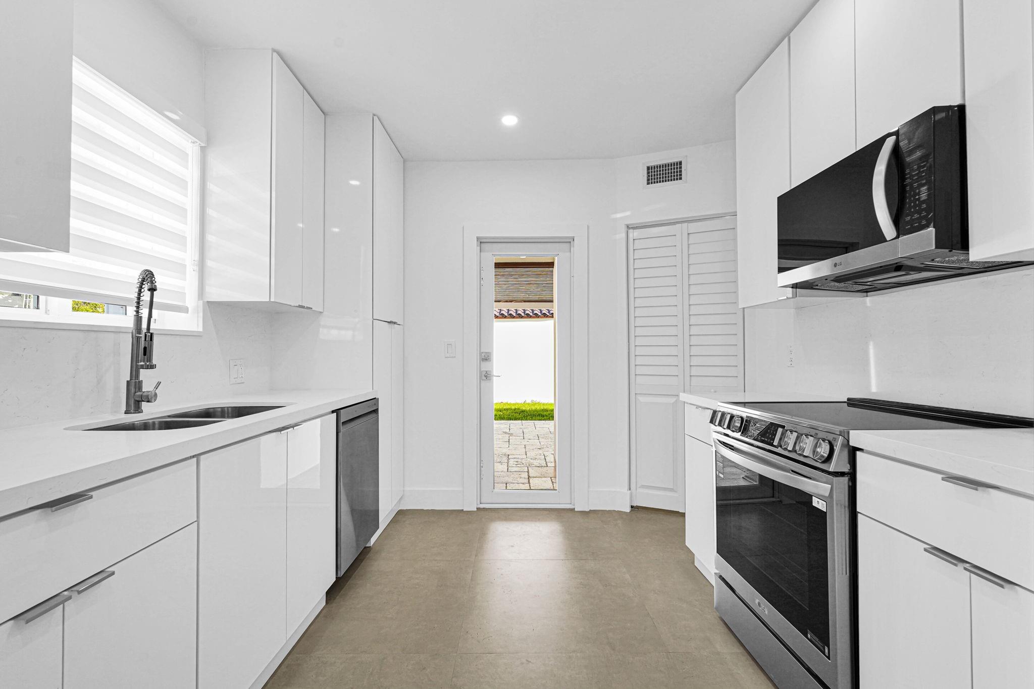 2291 SW 17th Street, Miami, FL 33145