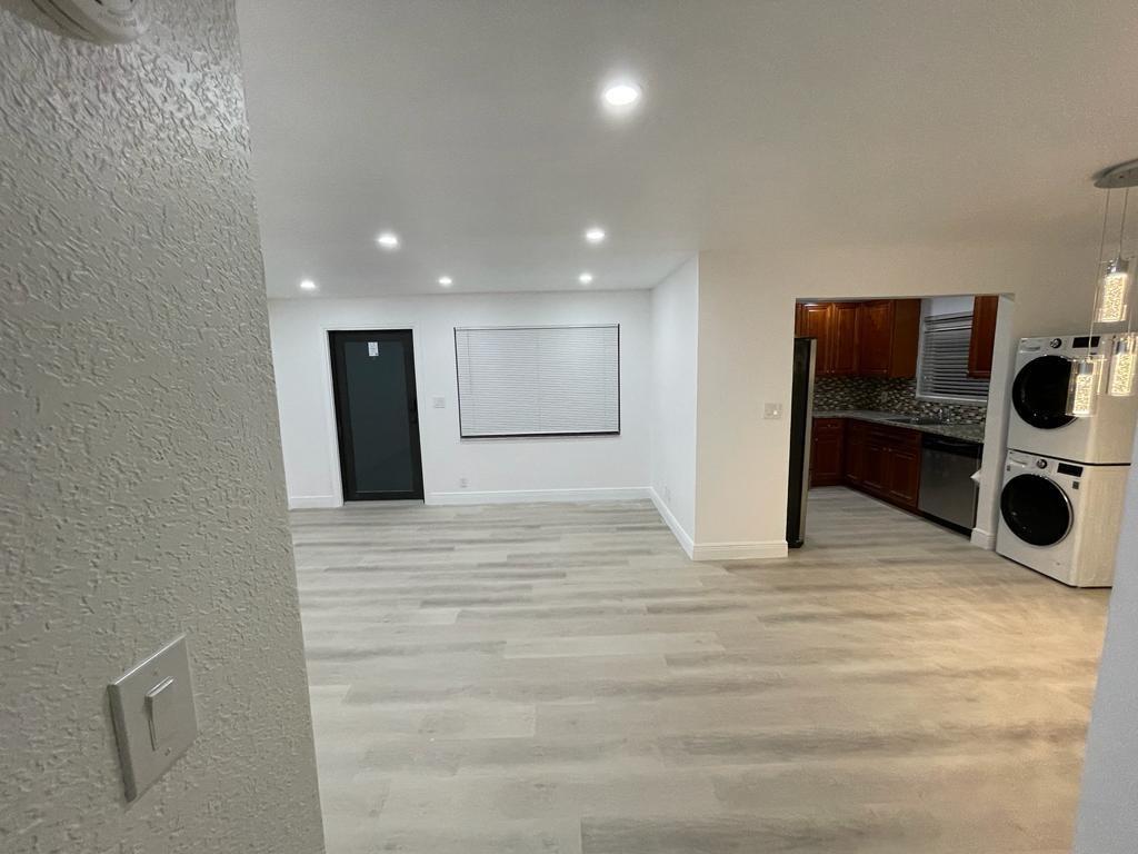 11660 NW 45 Street 1, Coral Springs, FL 33065