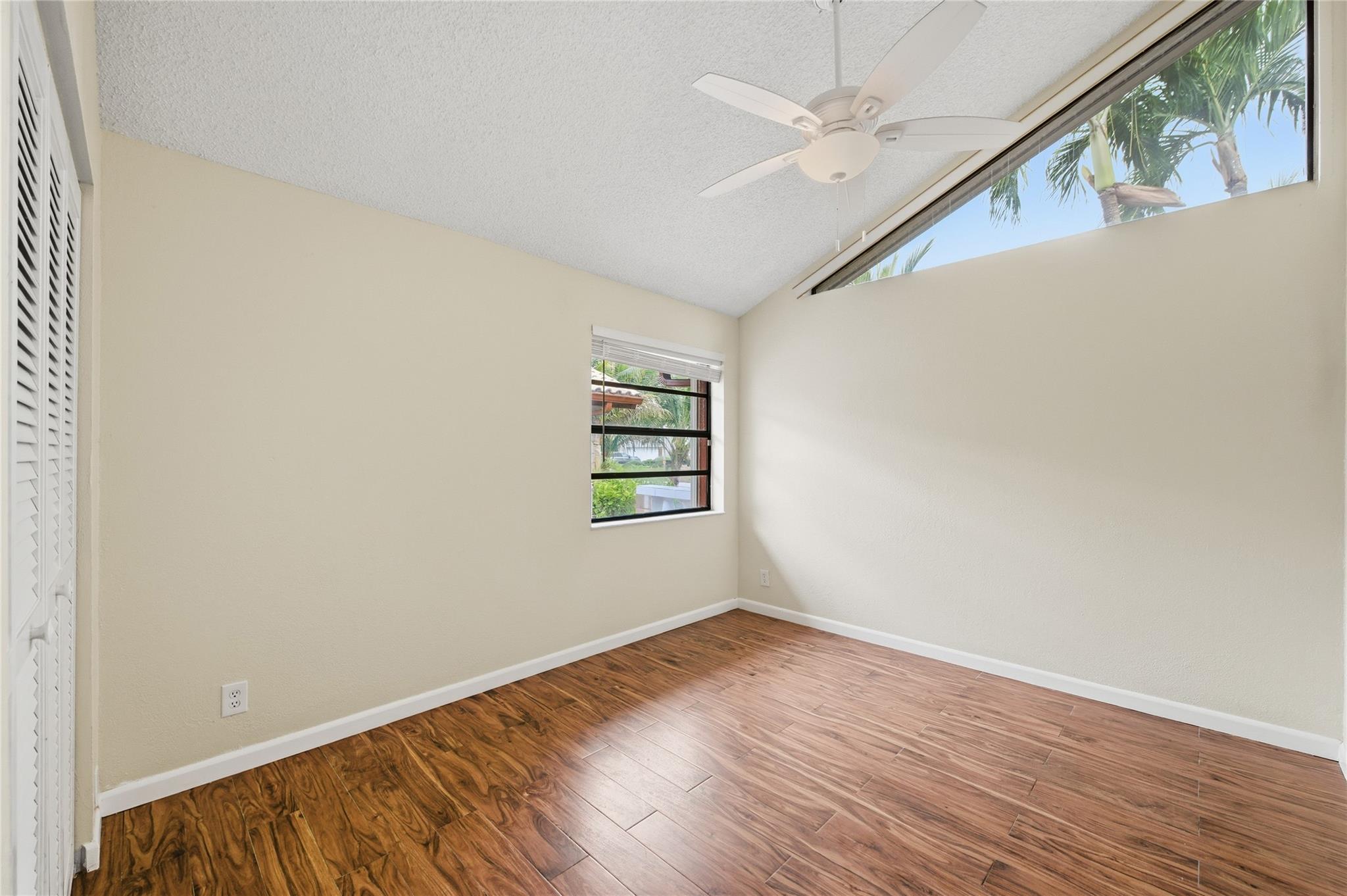 10949 NW 1st Mnr, Coral Springs, FL 33071