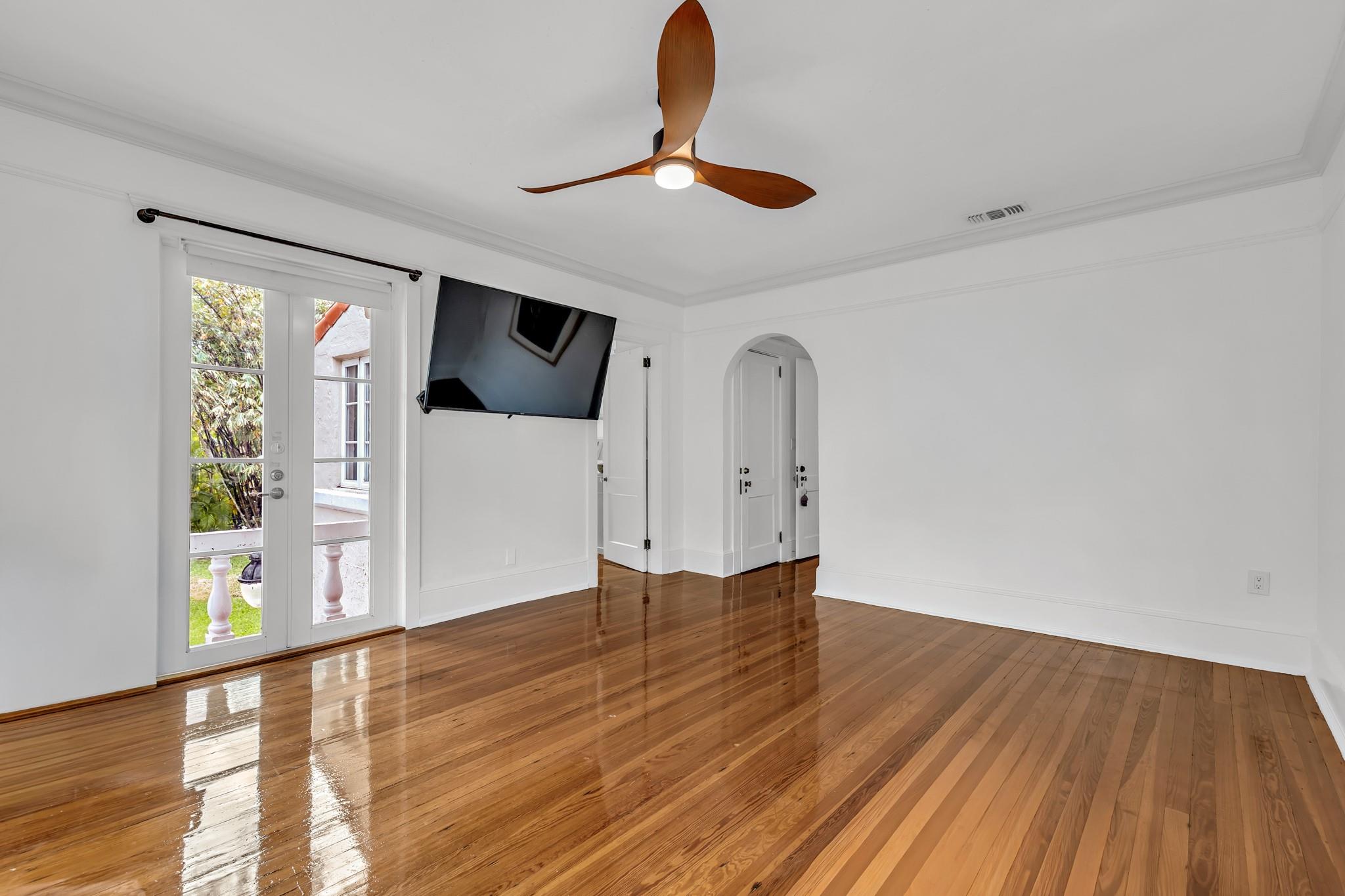 5960 N Bayshore Drive, Miami, FL 33137