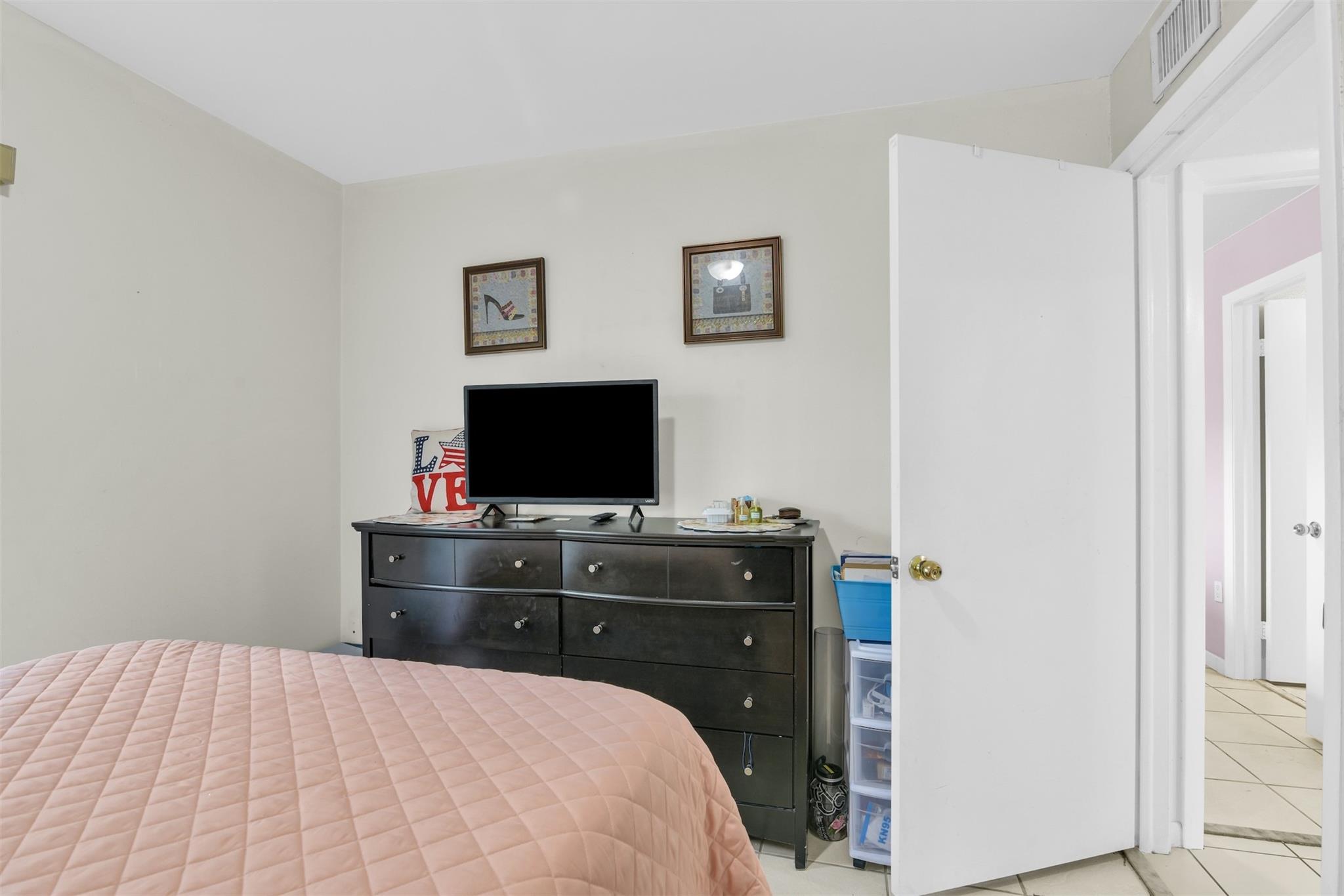 Photo for 935 NE 199th Street, 103-16, Miami, FL 33179 - Listing #FX-10489741 935 NE 199th Street, 103-16, Miami, FL 33179