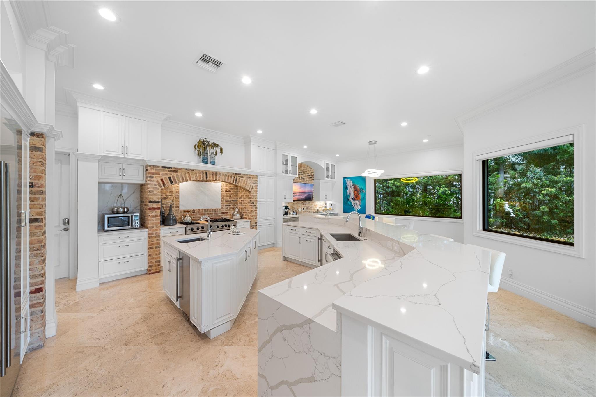 41 Compass Lane, Fort Lauderdale, FL 33308