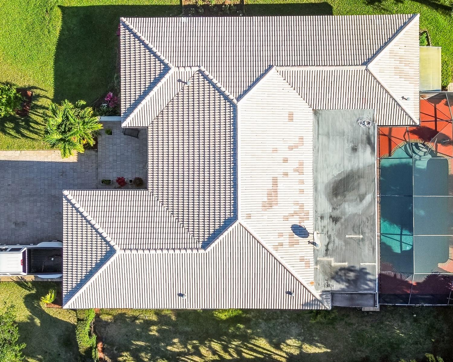 906 NW 83rd Drive, Coral Springs, FL 33071