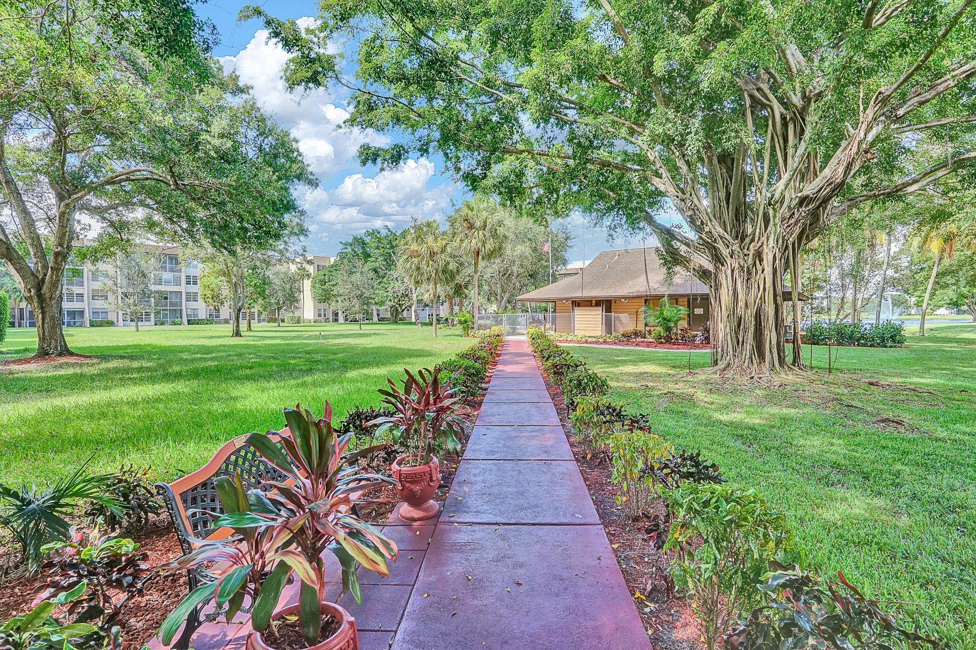Photo for 9230 Lagoon Place, 406, Davie, FL 33324 - Listing #FX-10527214 9230 Lagoon Place, 406, Davie, FL 33324