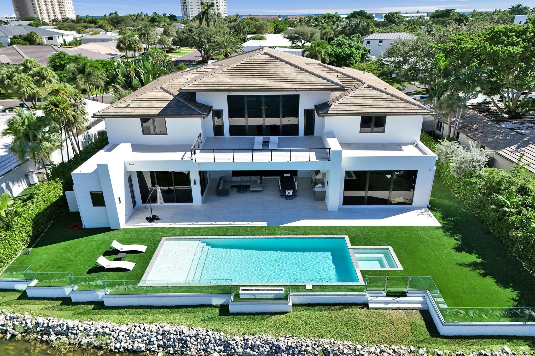 7 Seneca Road, Sea Ranch Lakes, FL 33308