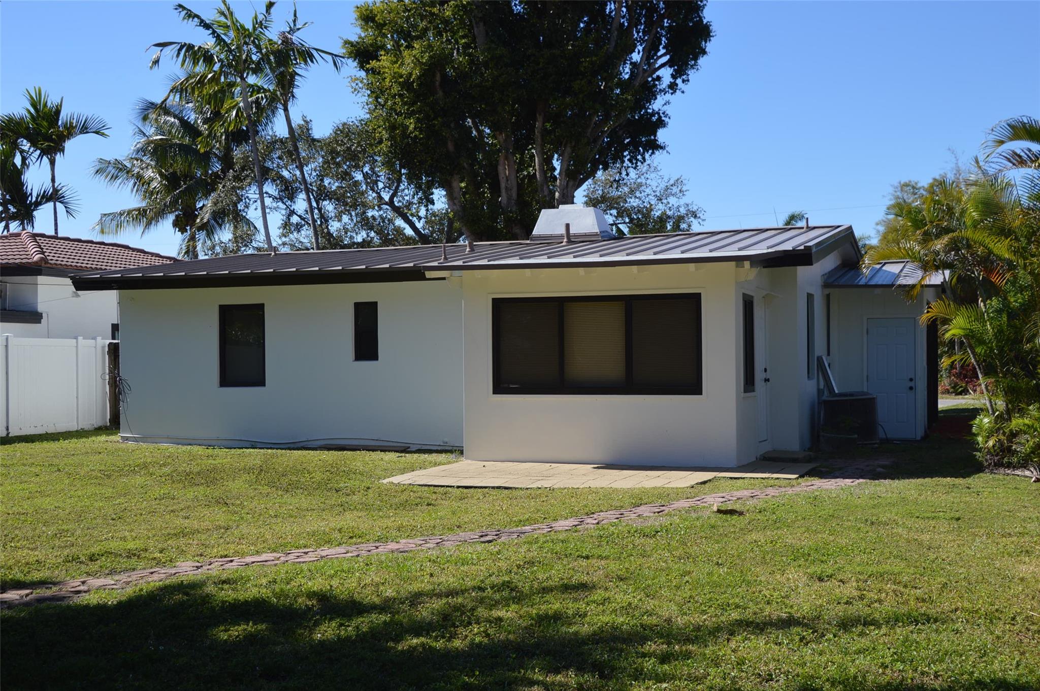 1430 NE 16th Avenue, Fort Lauderdale, FL 33304