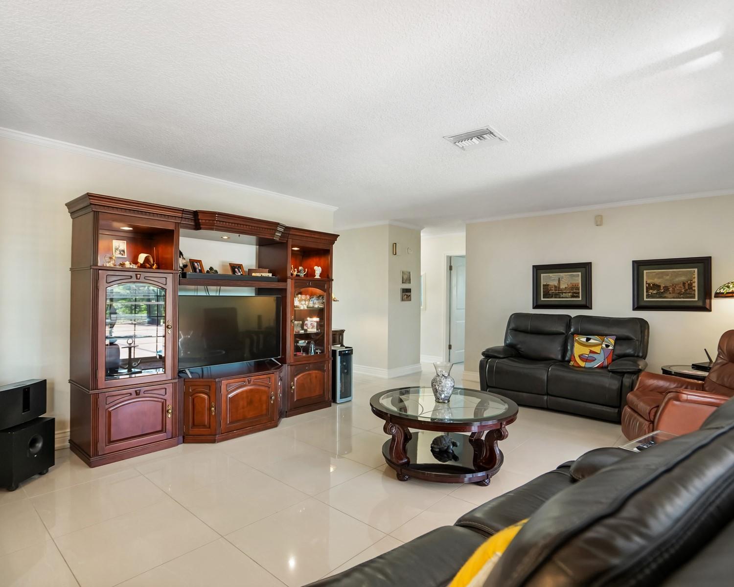 906 NW 83rd Drive, Coral Springs, FL 33071