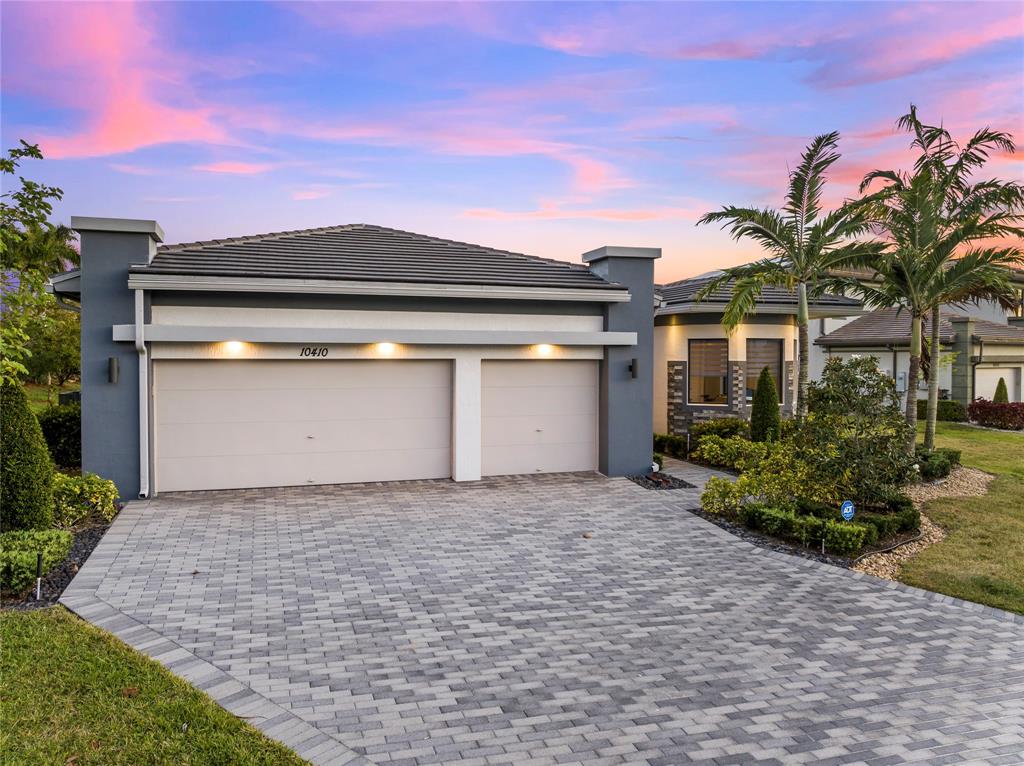 Photo for 10410 S Lago Vista Circle, Parkland, FL 33076 - Listing #FX-10434740 10410 S Lago Vista Circle, Parkland, FL 33076