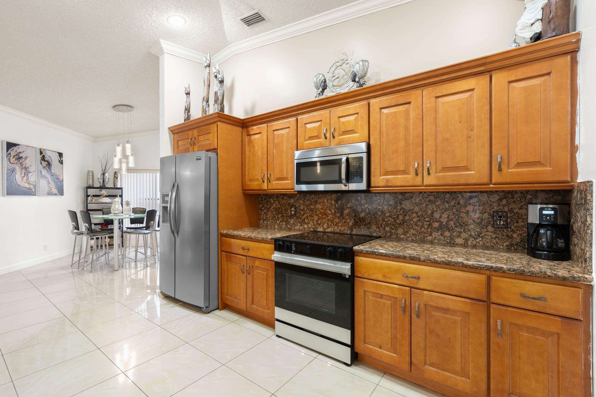 2326 NW 96th Way, Coral Springs, FL 33065