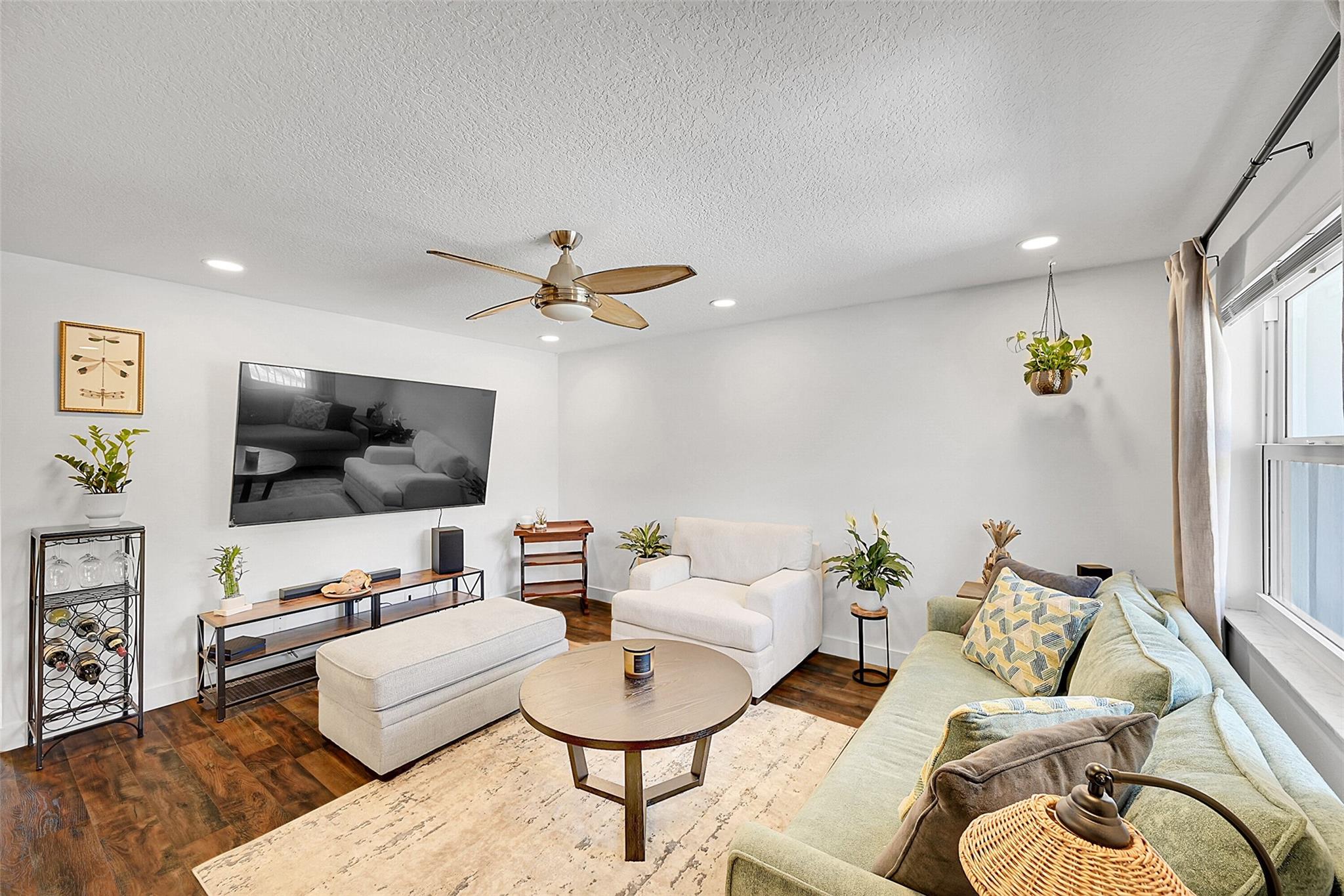 Photo for 2850 NE 14th Street, B-203, Pompano Beach, FL 33062 - listing #FX-10534368 2850 NE 14th Street, B-203, Pompano Beach, FL 33062