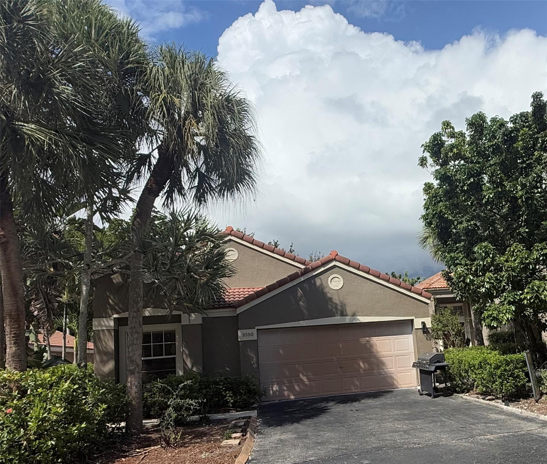 Photo for 1050 NW 108th Avenue, Plantation, FL 33322 - listing #FX-10529736 1050 NW 108th Avenue, Plantation, FL 33322