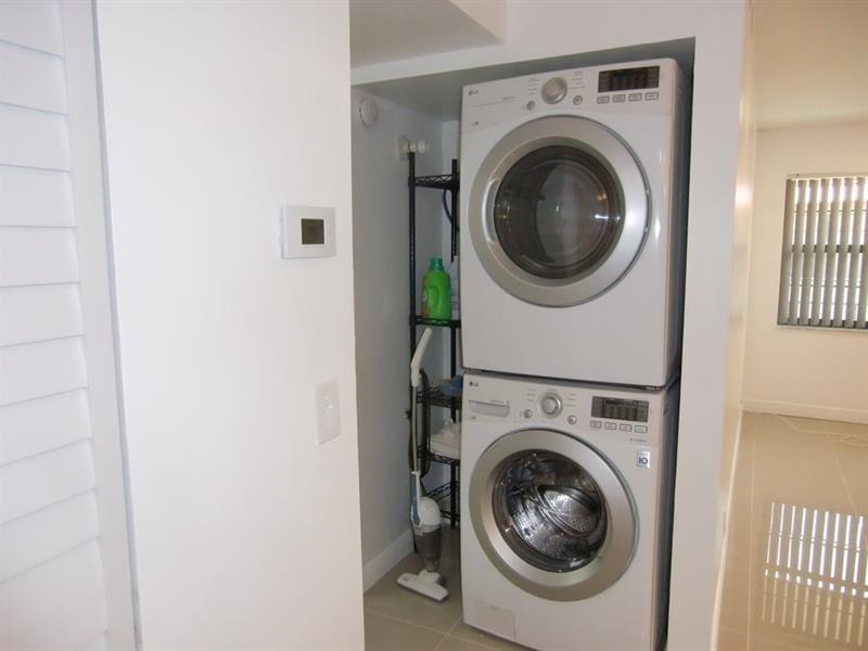 3243 104 Avenue, Coral Springs, FL 33065