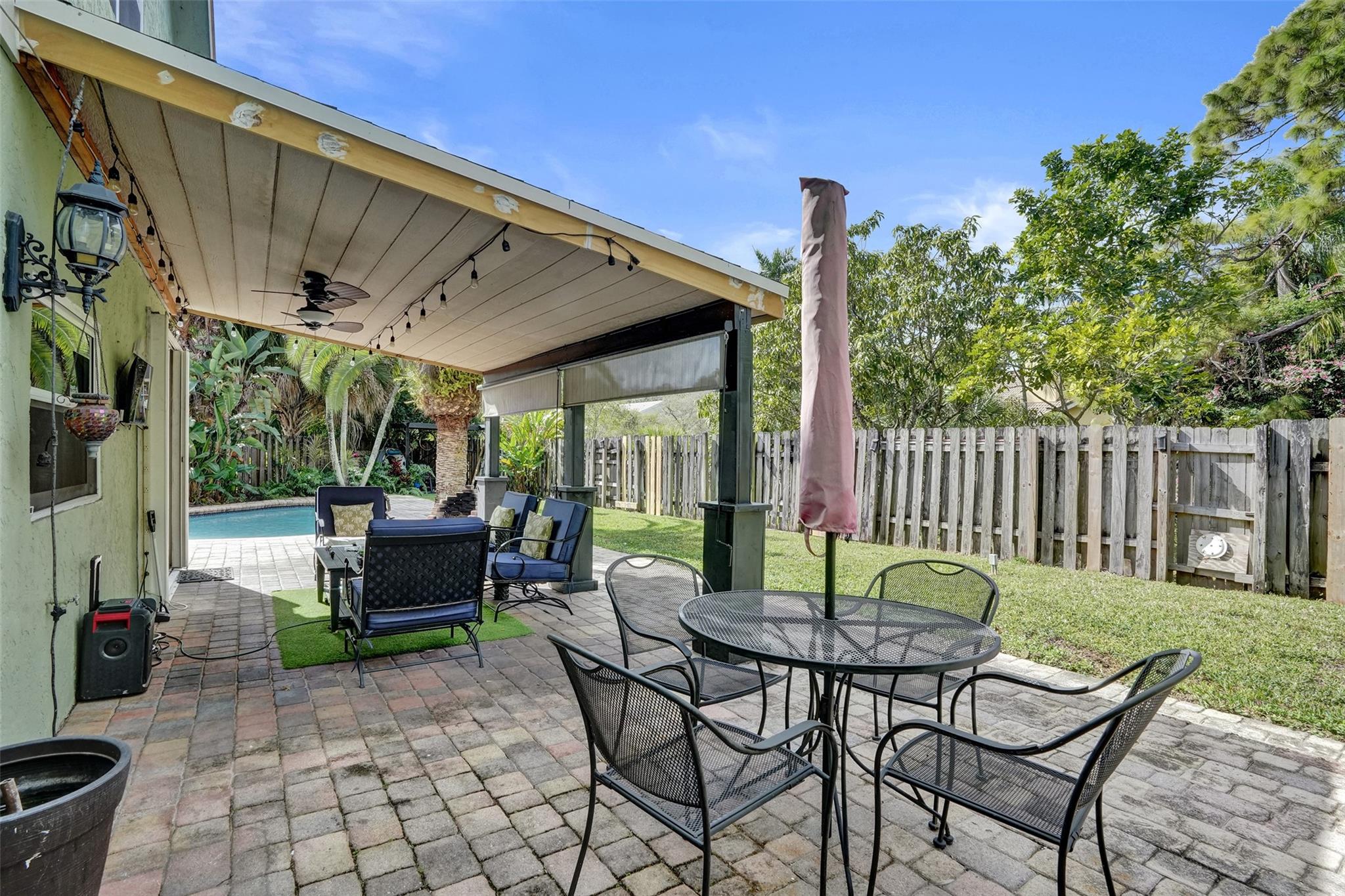 *RELAX ON YOUR COVERED PATIO WITH POOL VIEW*