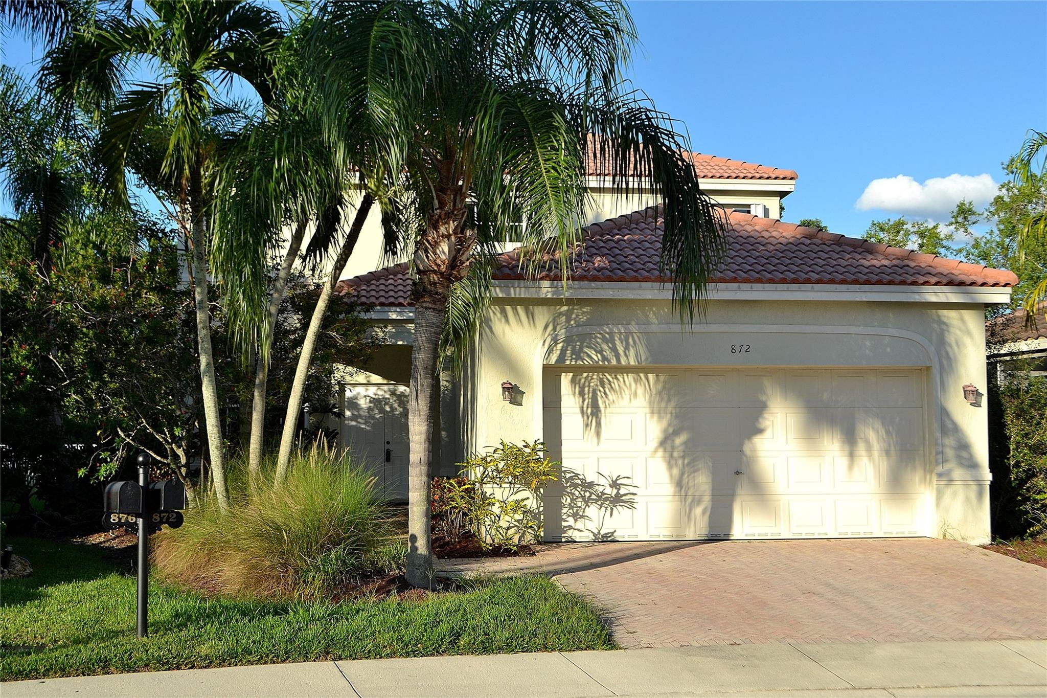 Photo for 872 Tanglewood Cr, Weston, FL 33327 - listing #FX-10526534 872 Tanglewood Cr, Weston, FL 33327