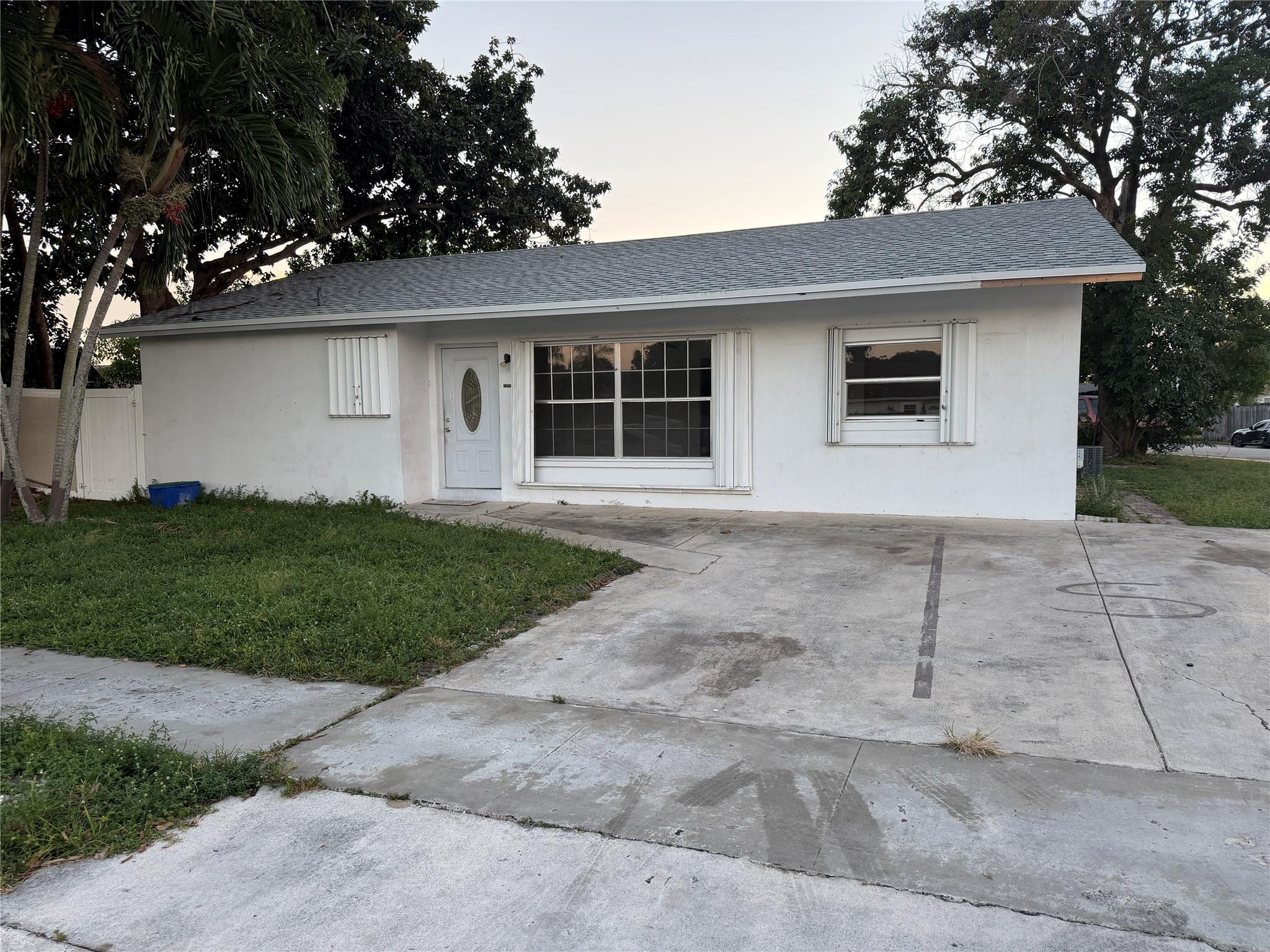 Photo for 22773 SW 65th Avenue, Boca Raton, FL 33428 - listing #FX-10535930 22773 SW 65th Avenue, Boca Raton, FL 33428