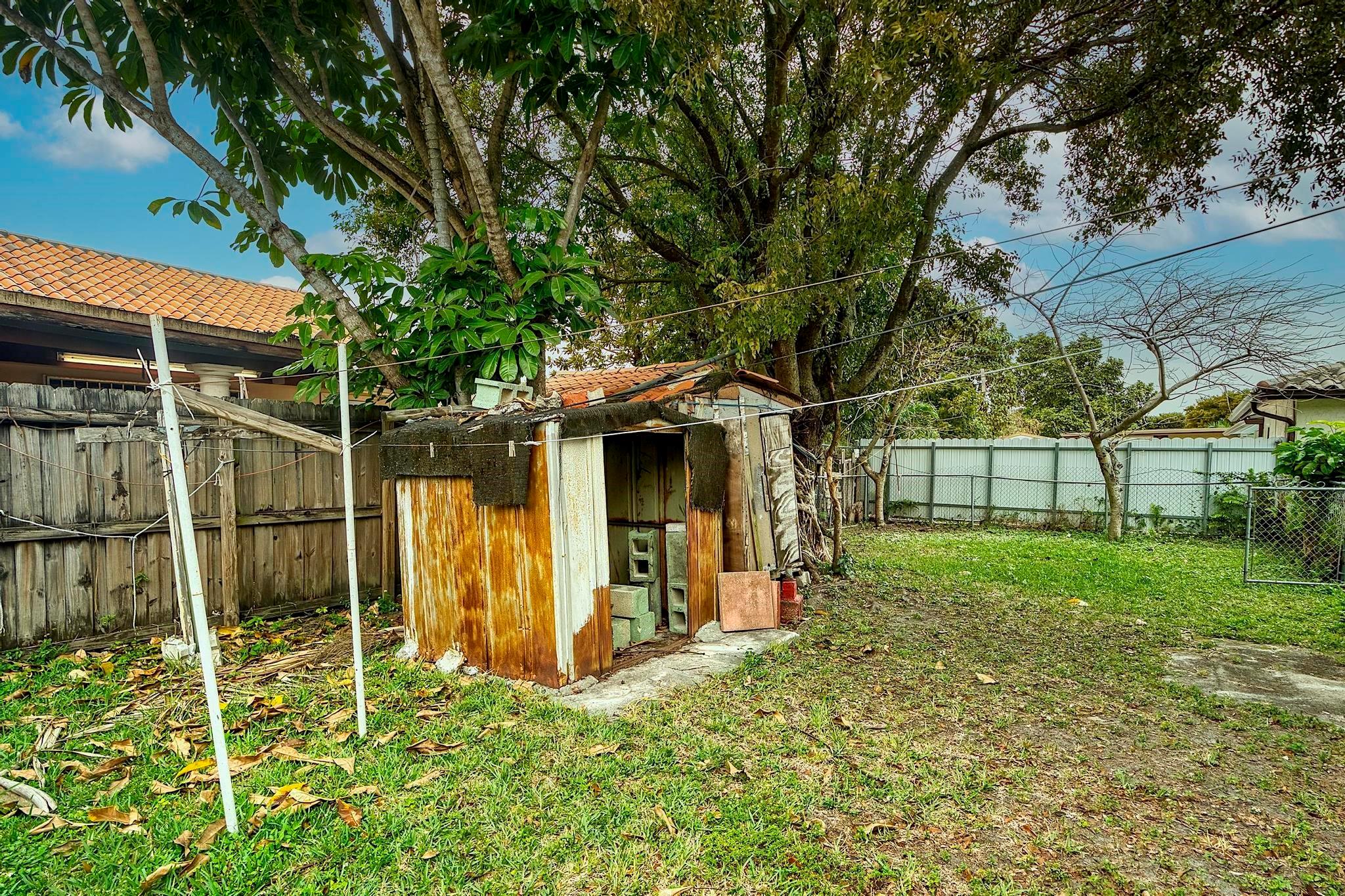 602 SW 99th Place, Miami, FL 33174