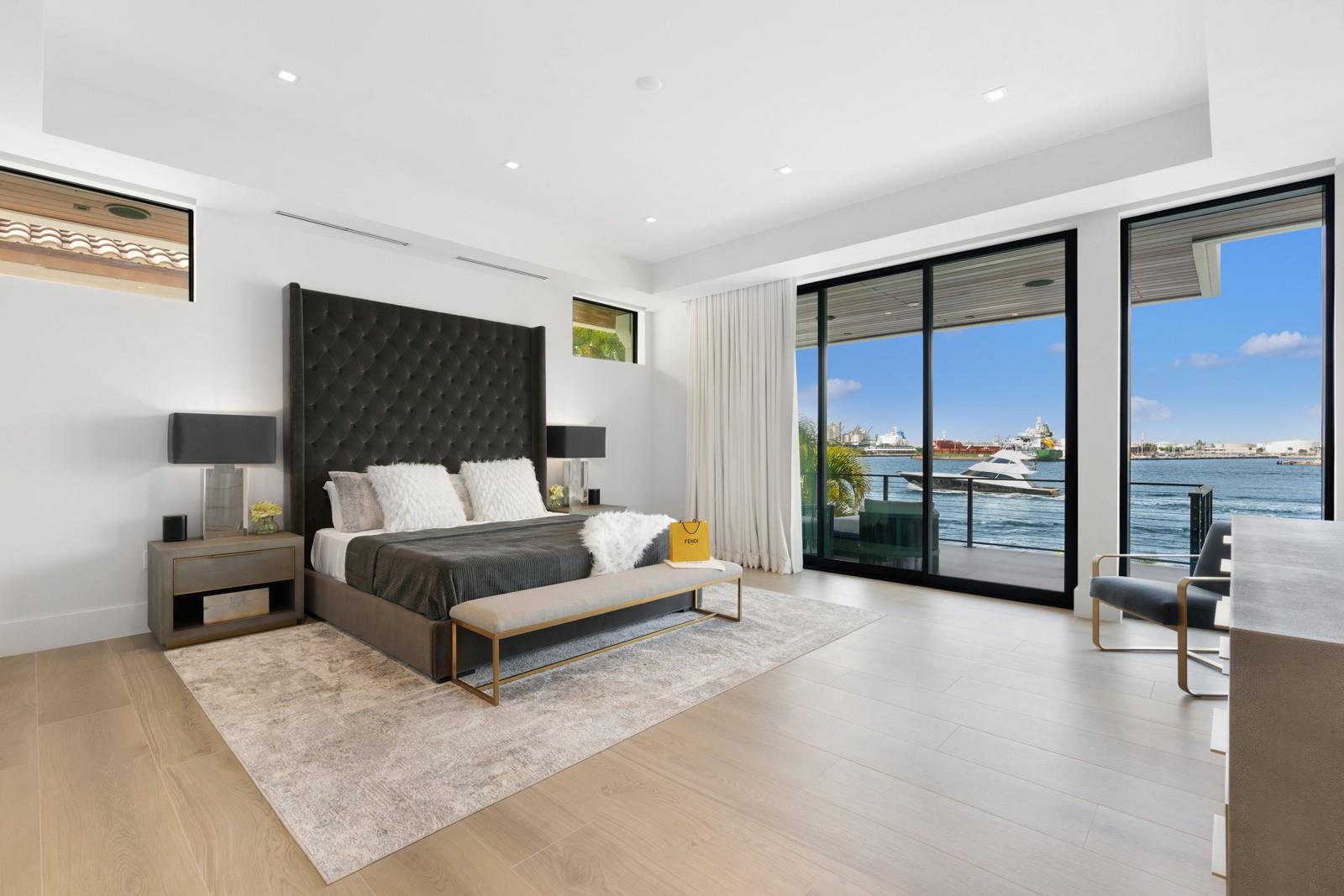 1957 Harbourview Drive, Fort Lauderdale, FL 33316