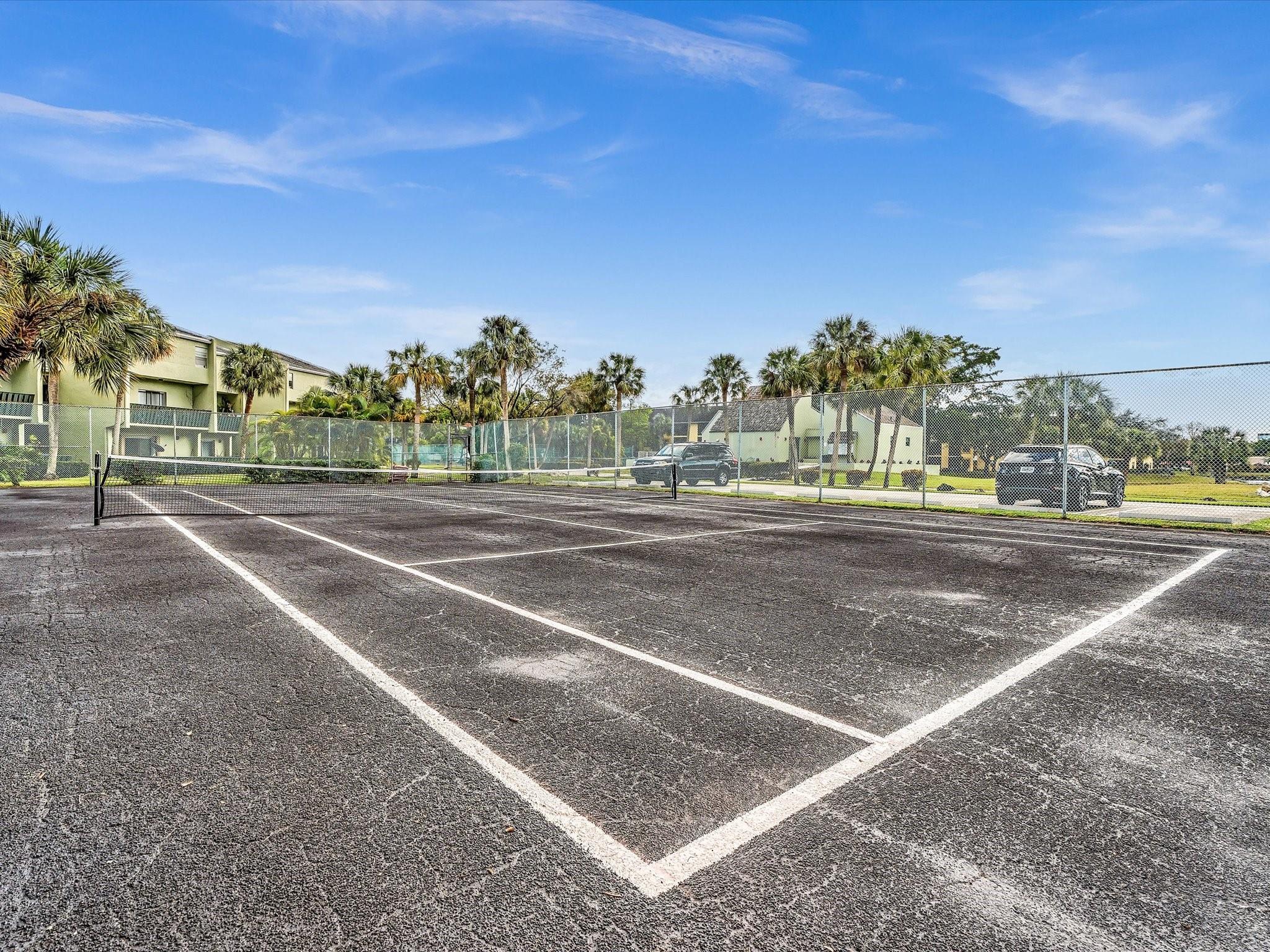 8911 NW 28th Drive E, Coral Springs, FL 33065