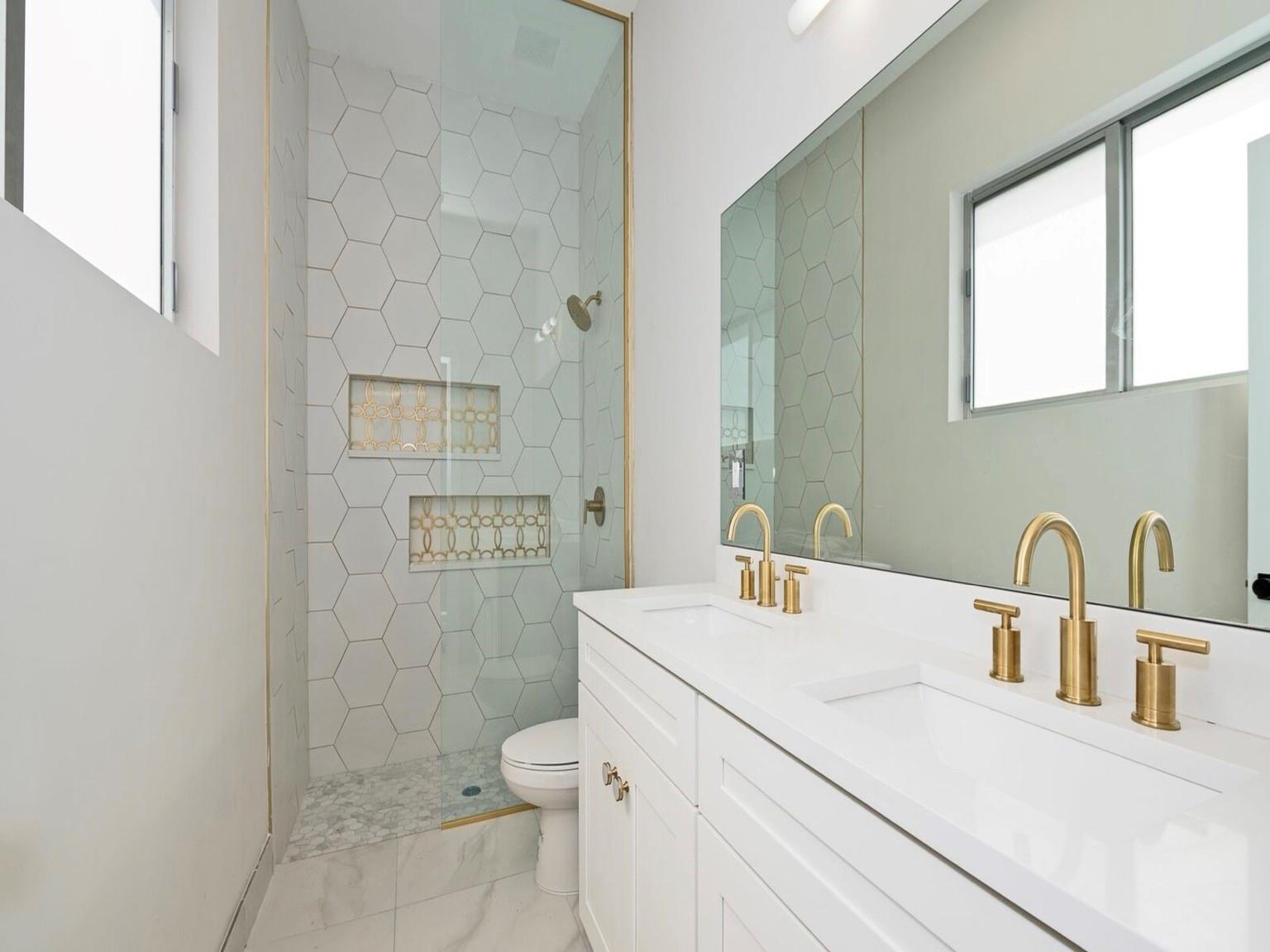 560 NW 12th Street, Fort Lauderdale, FL 33311