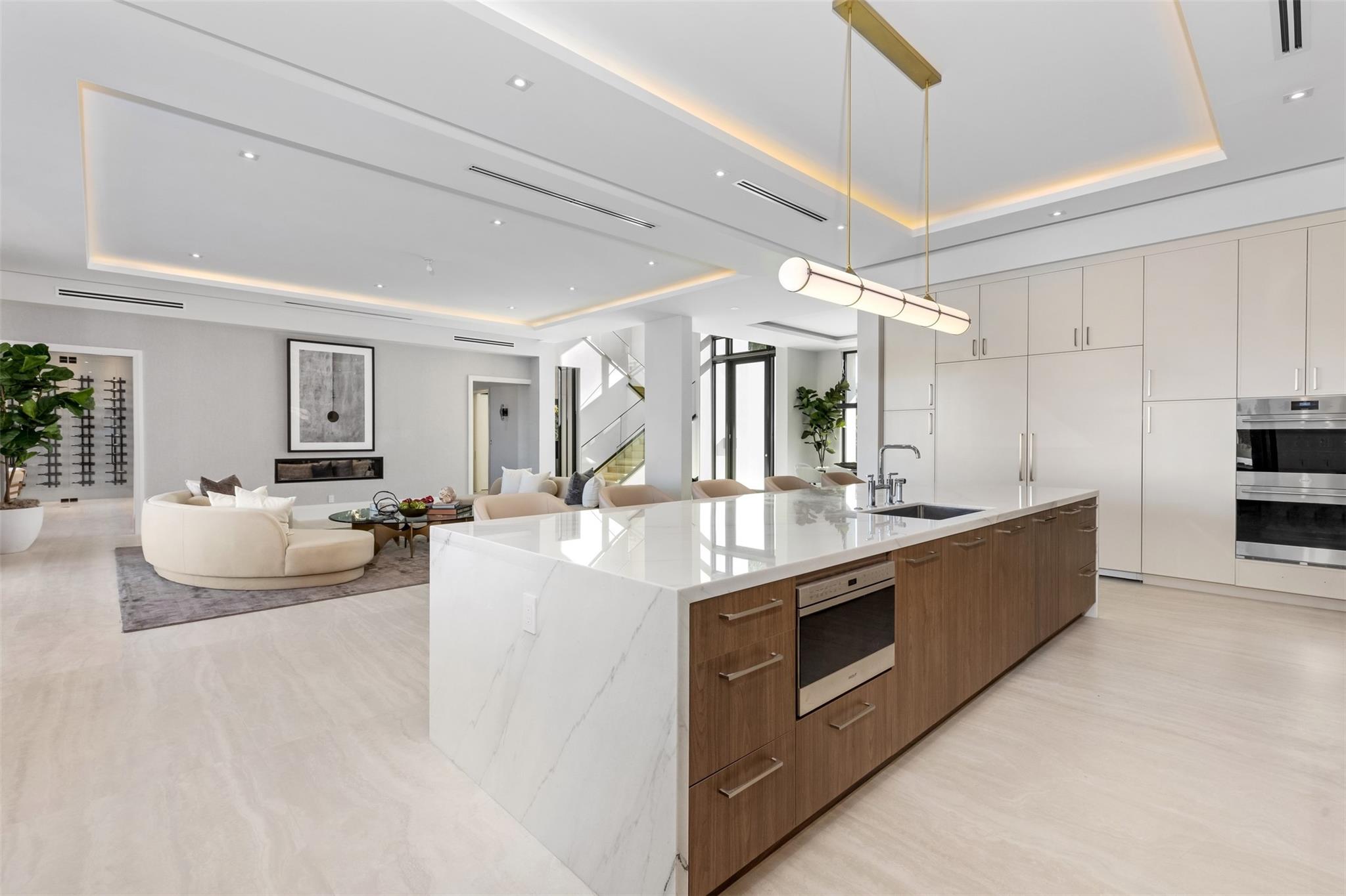 32 Seneca Road, Fort Lauderdale, FL 33308