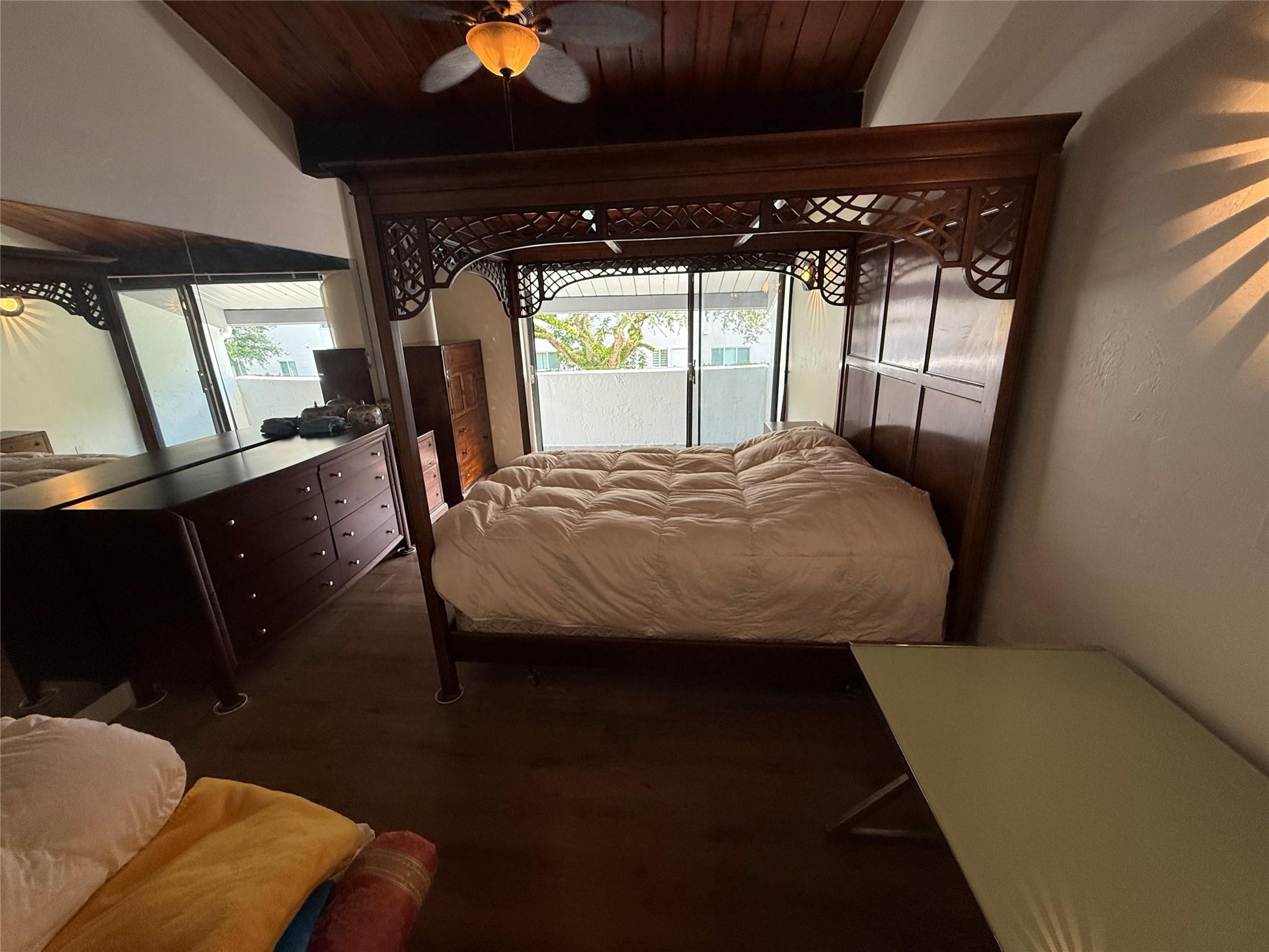 19428 NE 26th Avenue 103, Miami, FL 33180