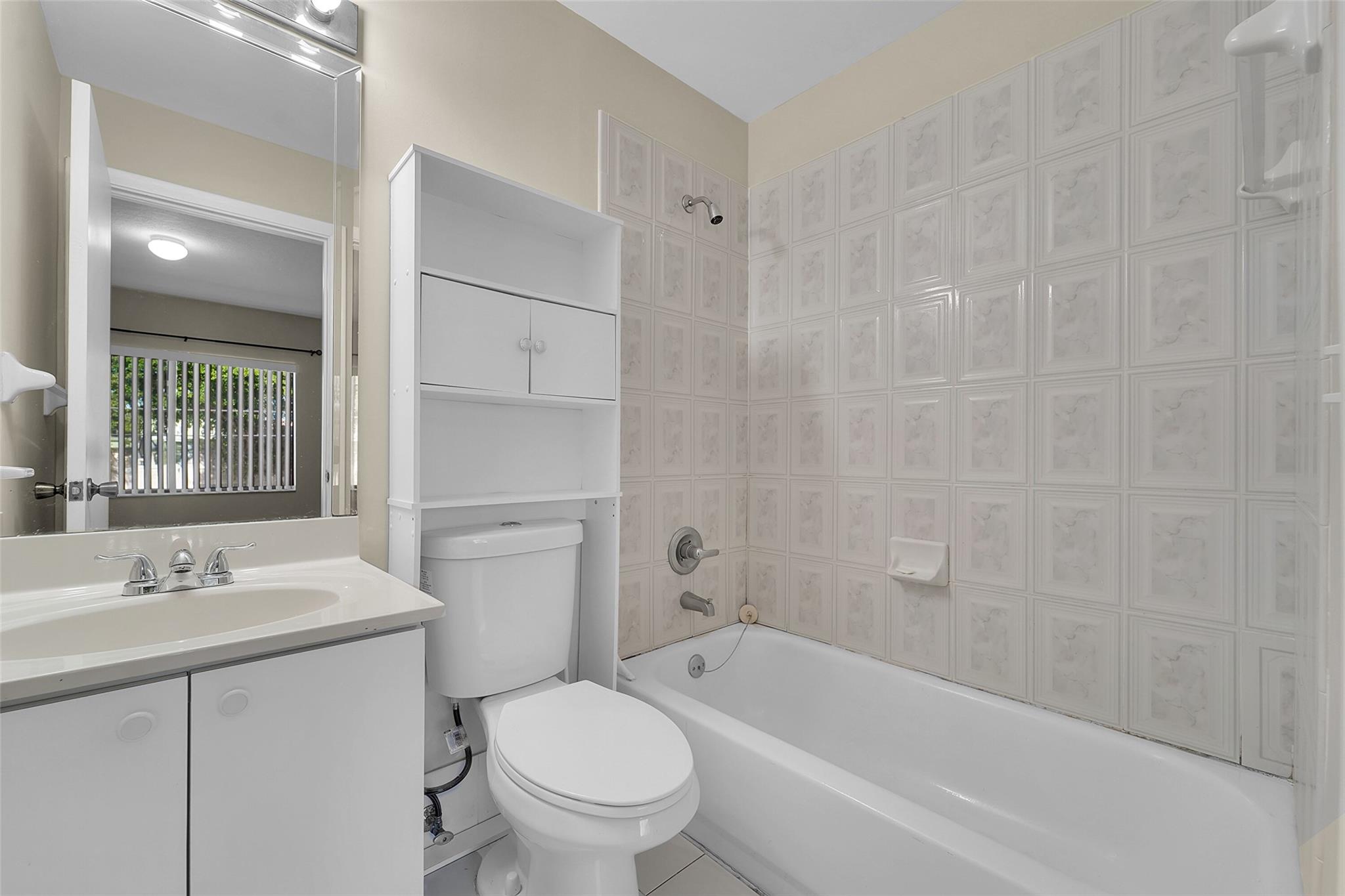 9088 NW 40th Street, Coral Springs, FL 33065