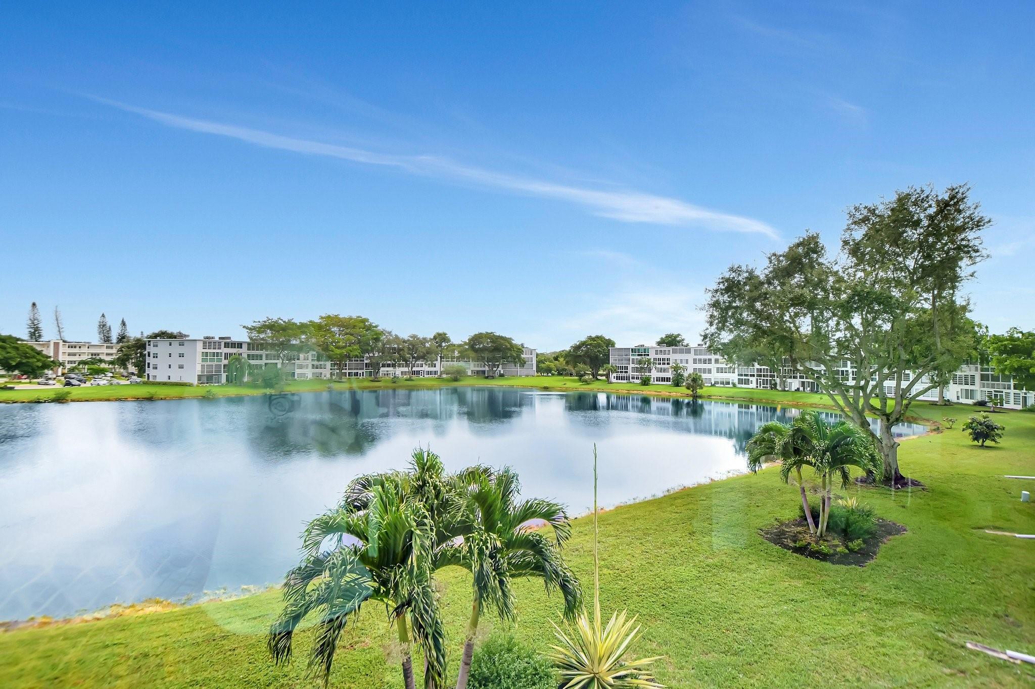 Photo for 3107 Cambridge E, 3107, Deerfield Beach, FL 33442 - Listing #FX-10479052 3107 Cambridge E, 3107, Deerfield Beach, FL 33442