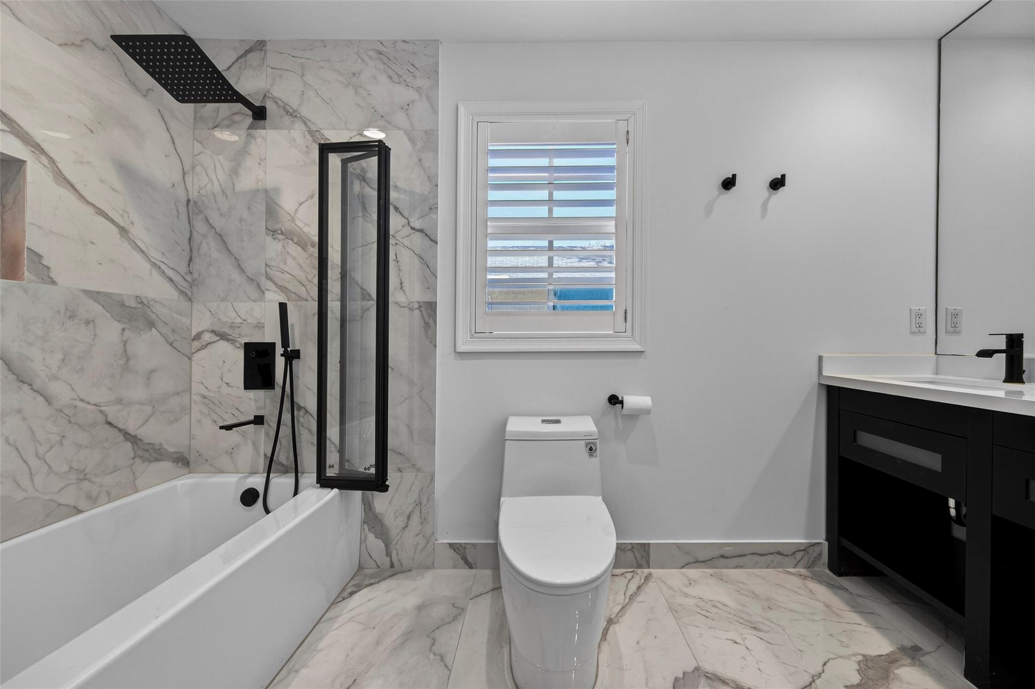 Bathroom between bedroom 2 and 3