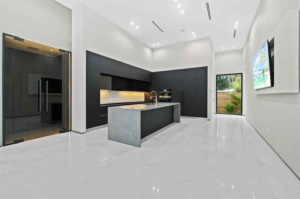 Photo for 709 NE 21st Drive, Wilton Manors, FL 33305 - Listing #FX-10429054 709 NE 21st Drive, Wilton Manors, FL 33305