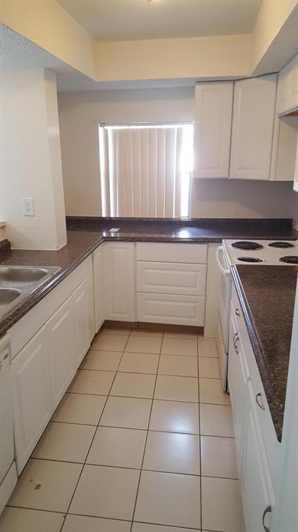 9101 NW 38th Drive, Coral Springs, FL 33065